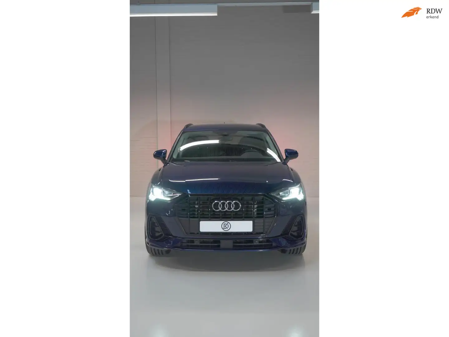 Audi Q3 45 TFSI e S line Blauw - 1