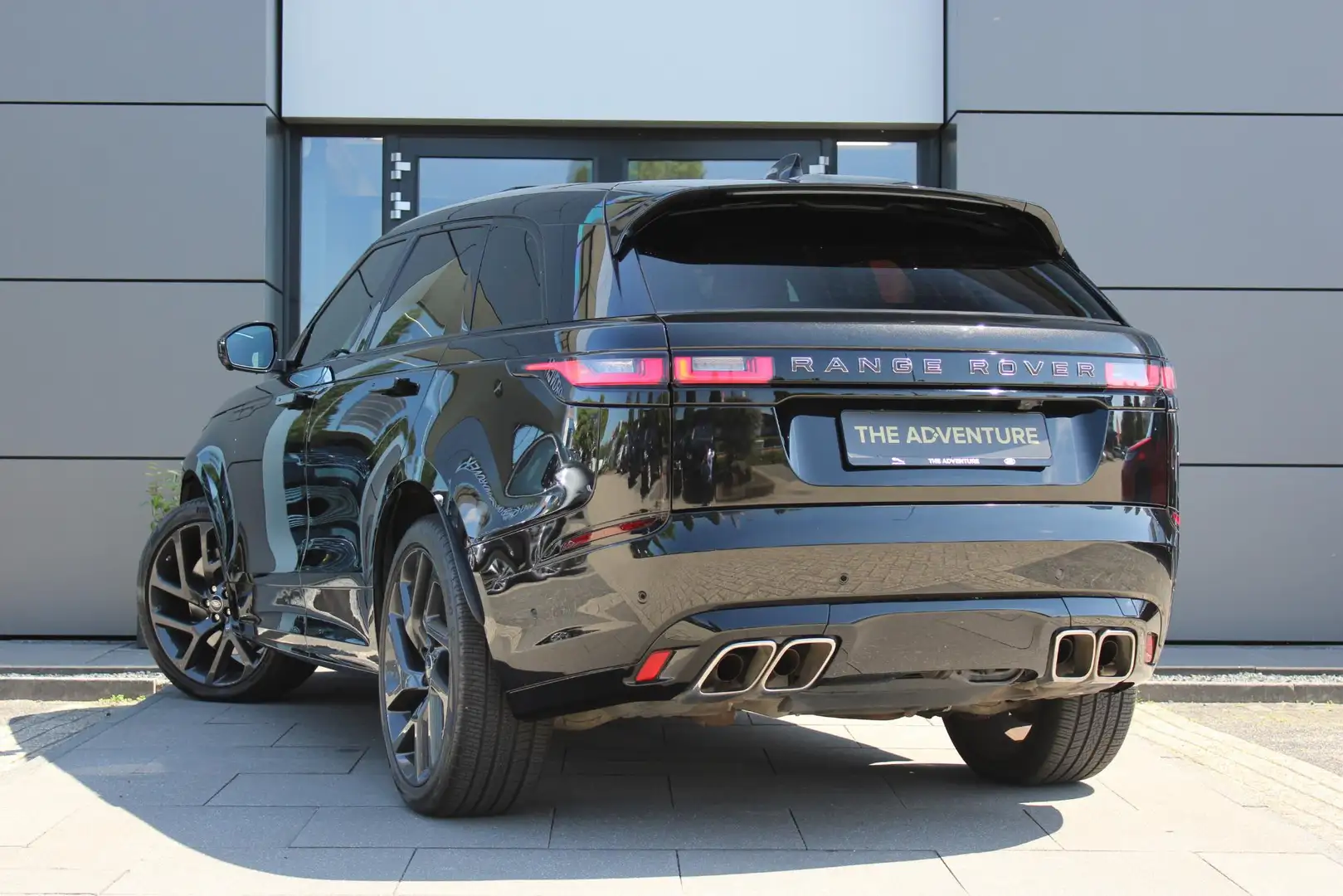 Land Rover Range Rover Velar 5.0 V8 SVAutobiography Dynamic Edition Zwart - 2