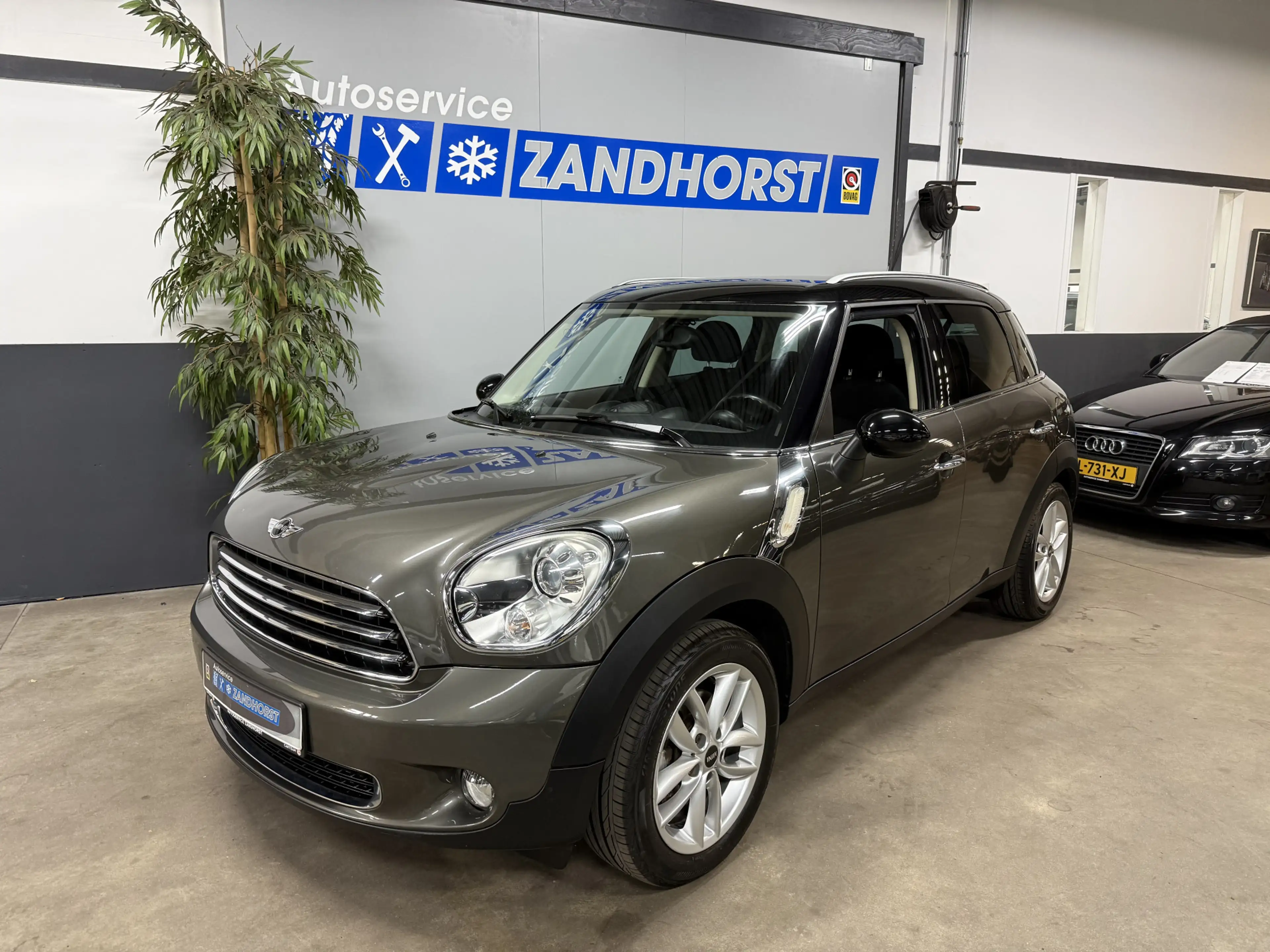 MINI Cooper Countryman 1.6 Pepper // Autom // Xenon