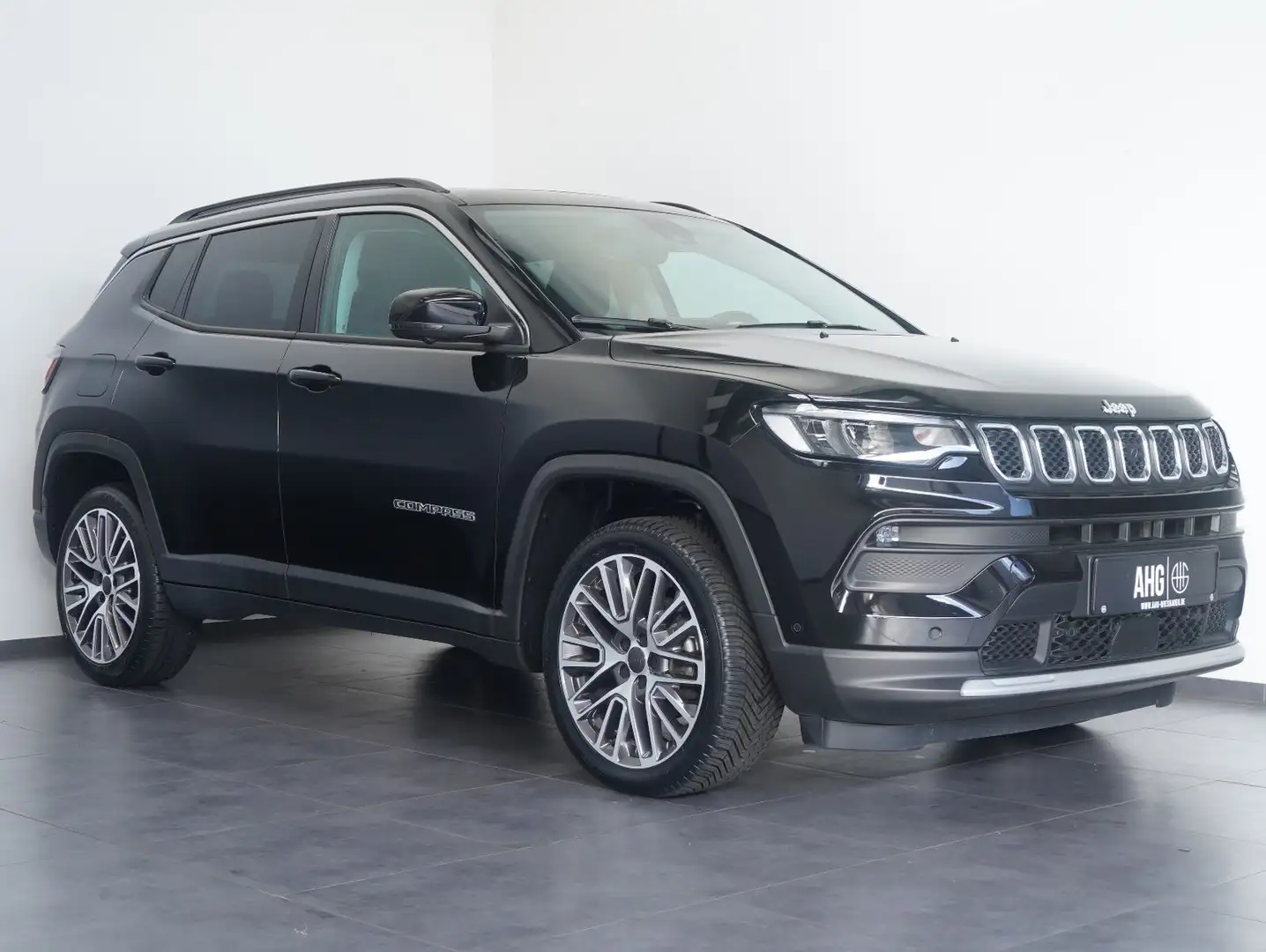 Jeep Compass 1.5 GSE T4 48V E-HYBRID PANORAMA Schwarz - 2