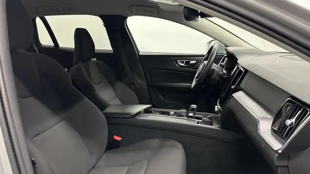 Volvo V60 view 4