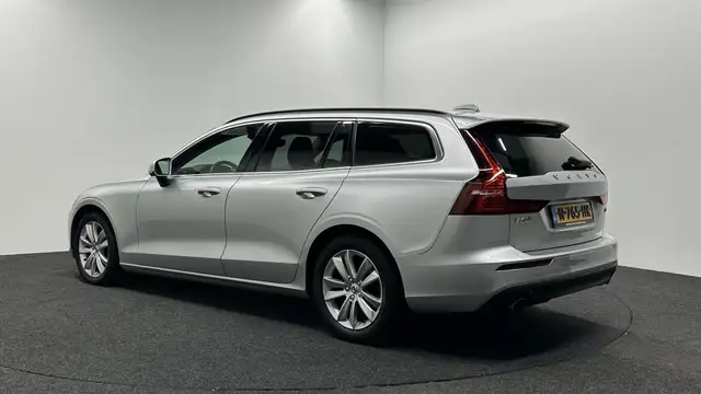 Volvo V60 view 11