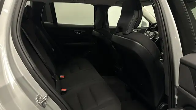 Volvo V60 view 5
