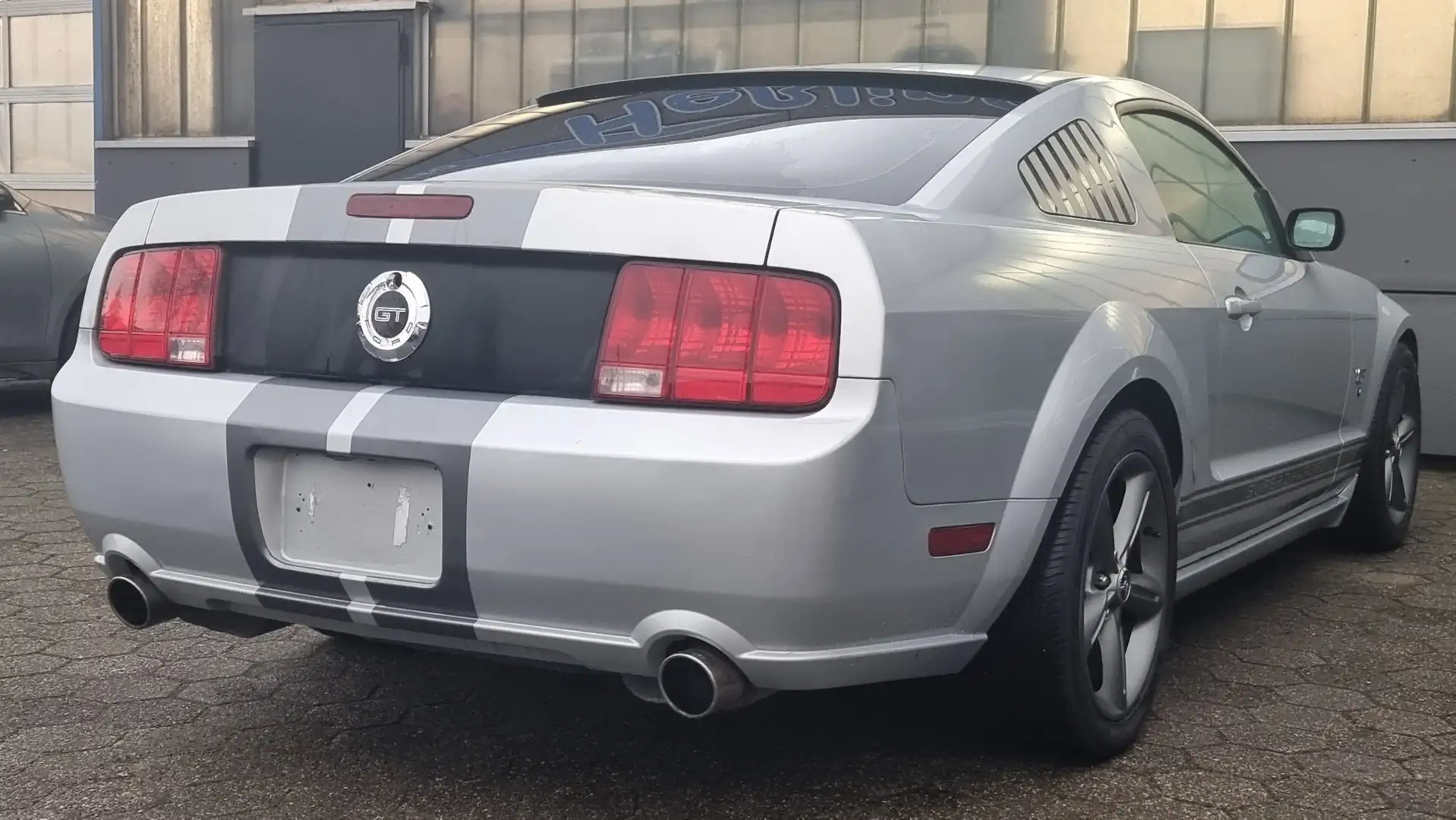 Ford Mustang Sondermodel GT 600PS Dubai Import Zilver - 2