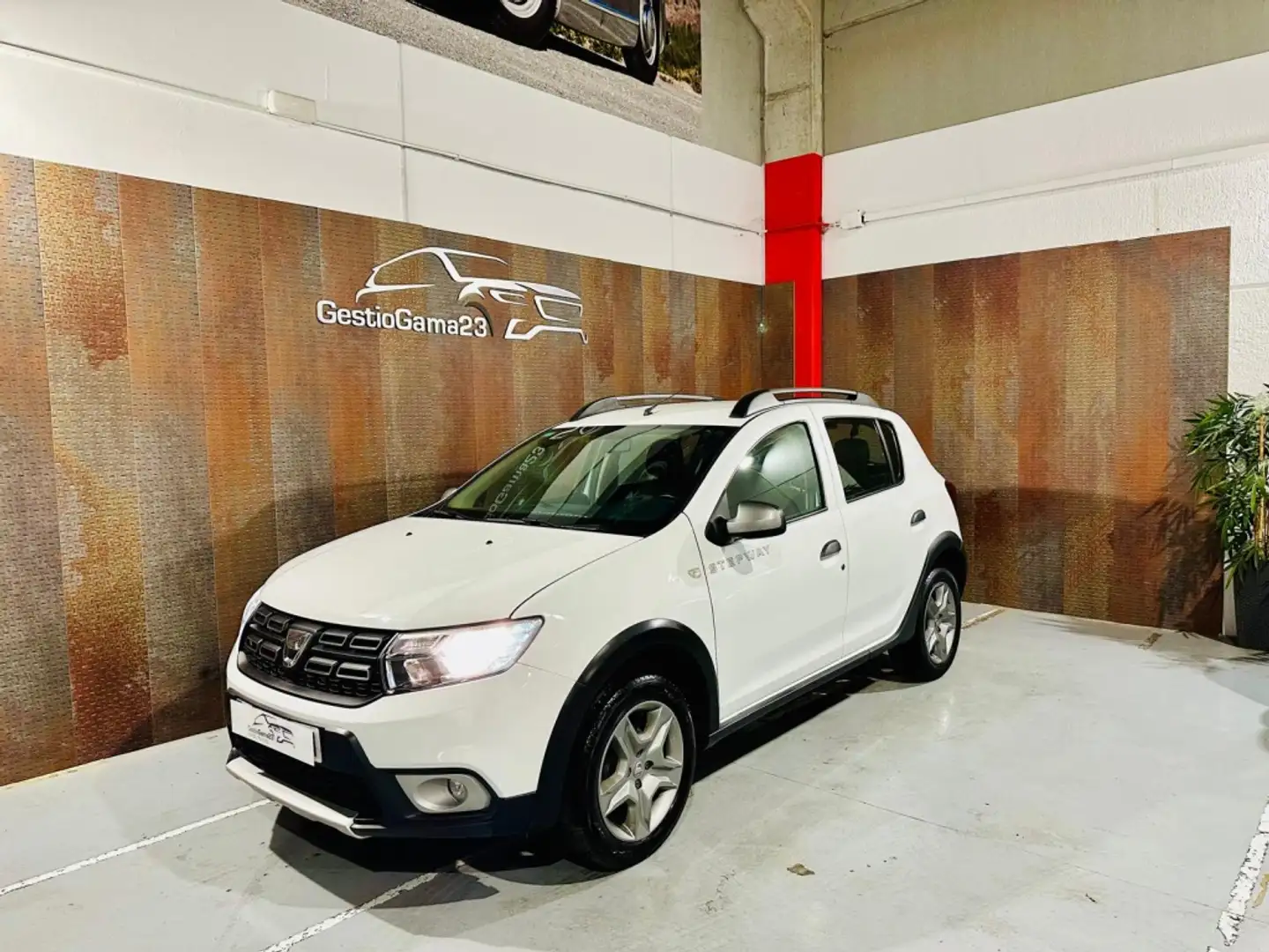 Dacia Sandero 0.9 TCE Stepway 90 Wit - 2