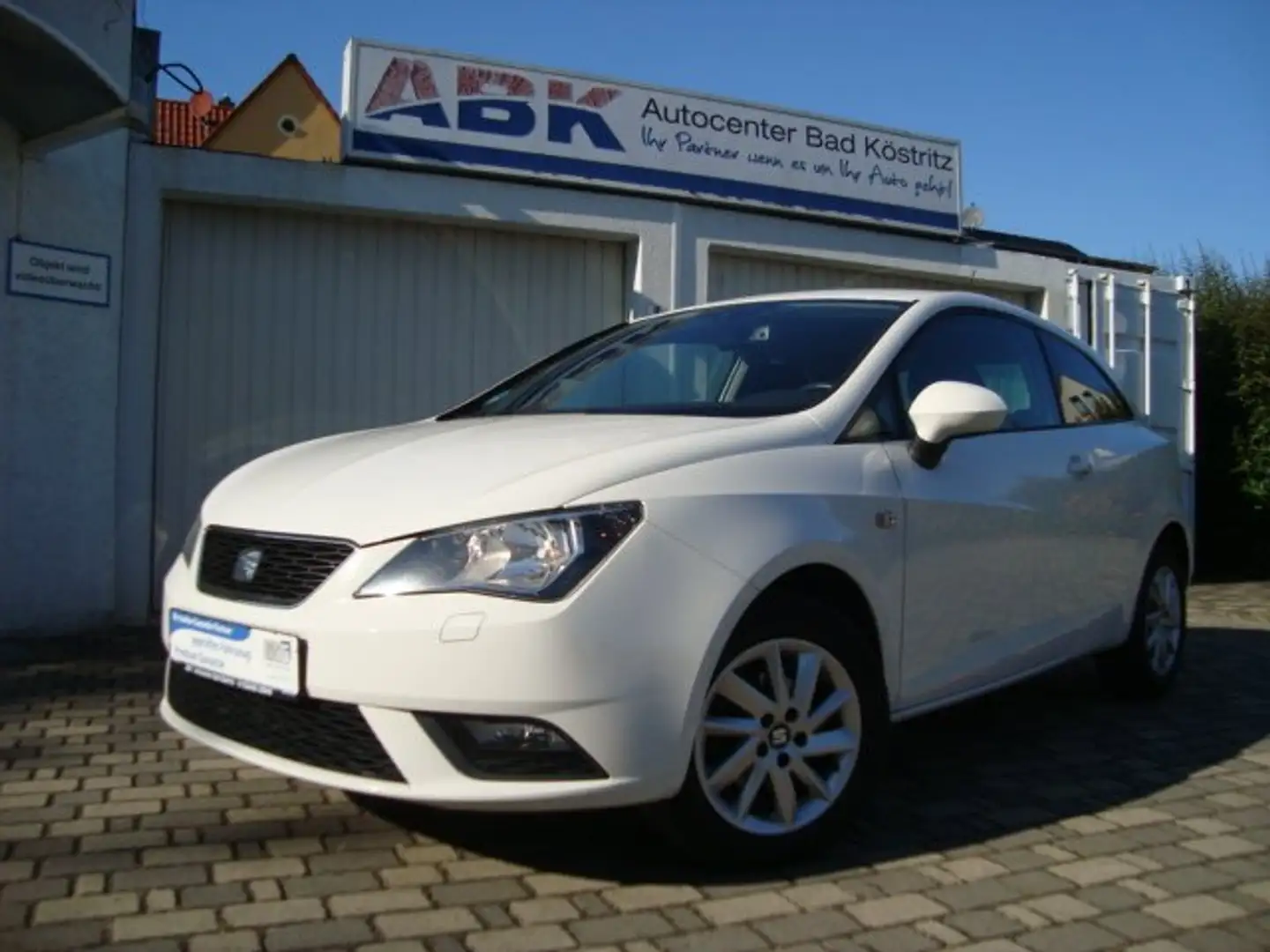 SEAT Ibiza Ibiza  3-Türer SC 1.4 16V SUN Sitzheizung/Temp. Weiß - 1