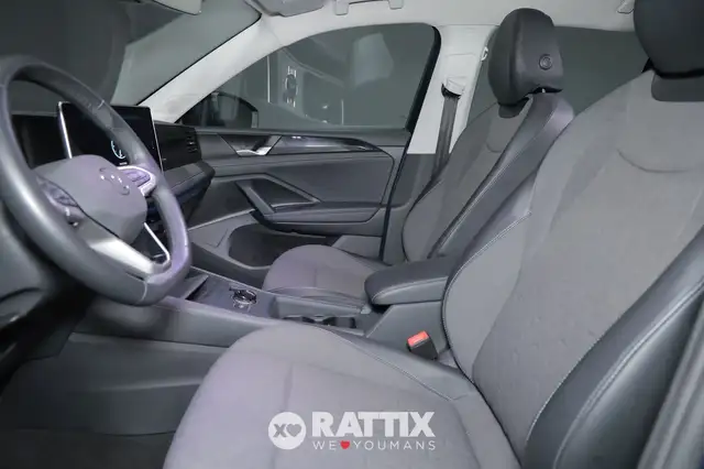 Volkswagen Tiguan view 8