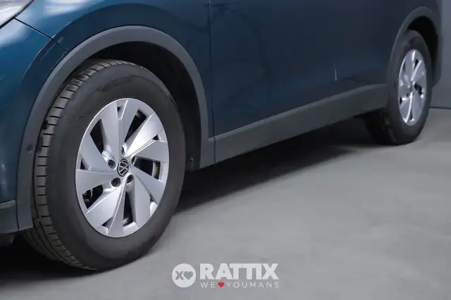 Volkswagen Tiguan view 4