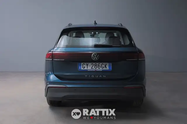 Volkswagen Tiguan view 5
