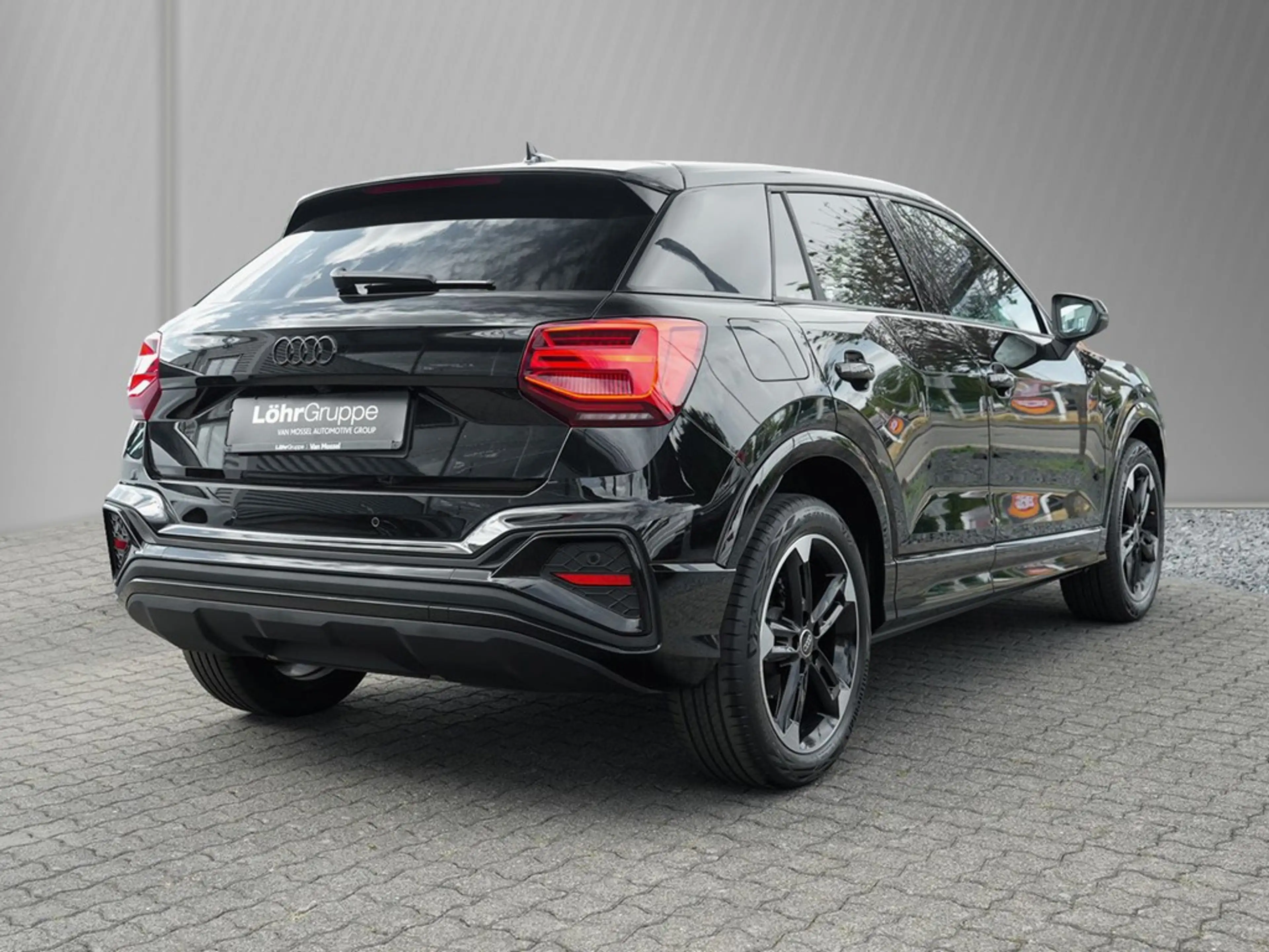Audi Q2 35 TFSI S tronic S Line /MatrixLED/Navi/AHK — photo 6