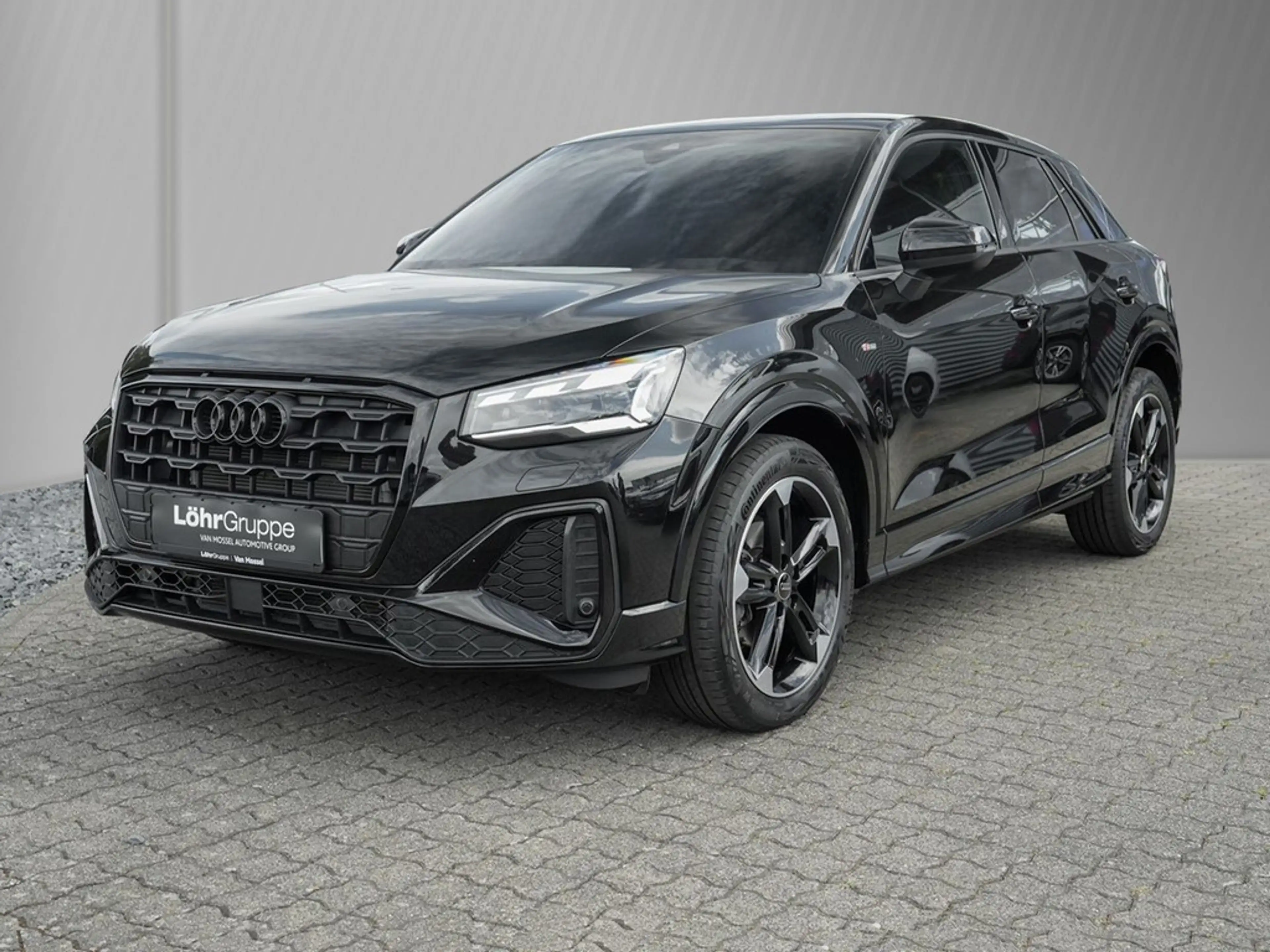 Audi Q2 35 TFSI S tronic S Line /MatrixLED/Navi/AHK — photo 4