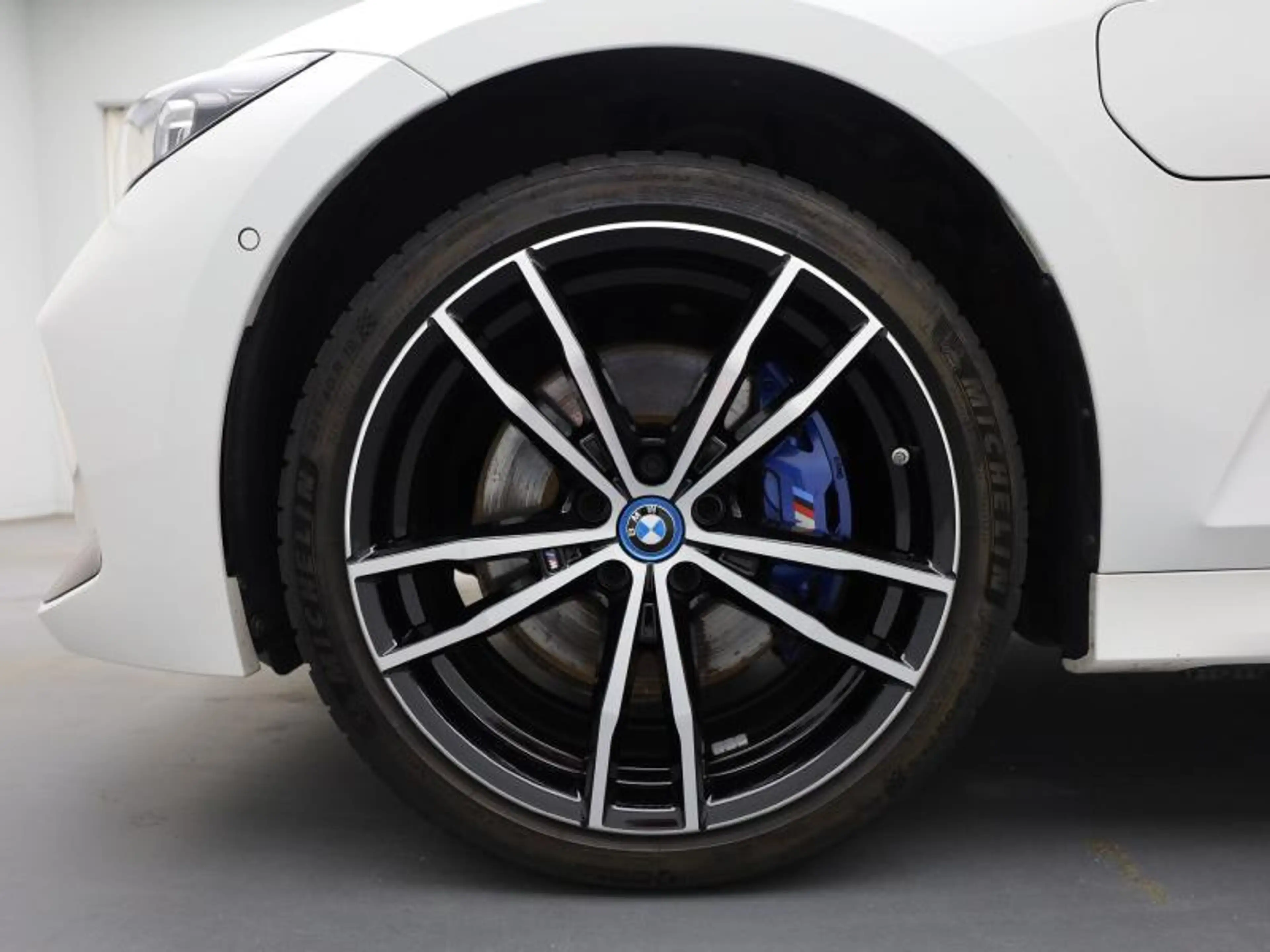 BMW 330 XDRIVE - PANODAK - HARMAN KARDON — photo 8