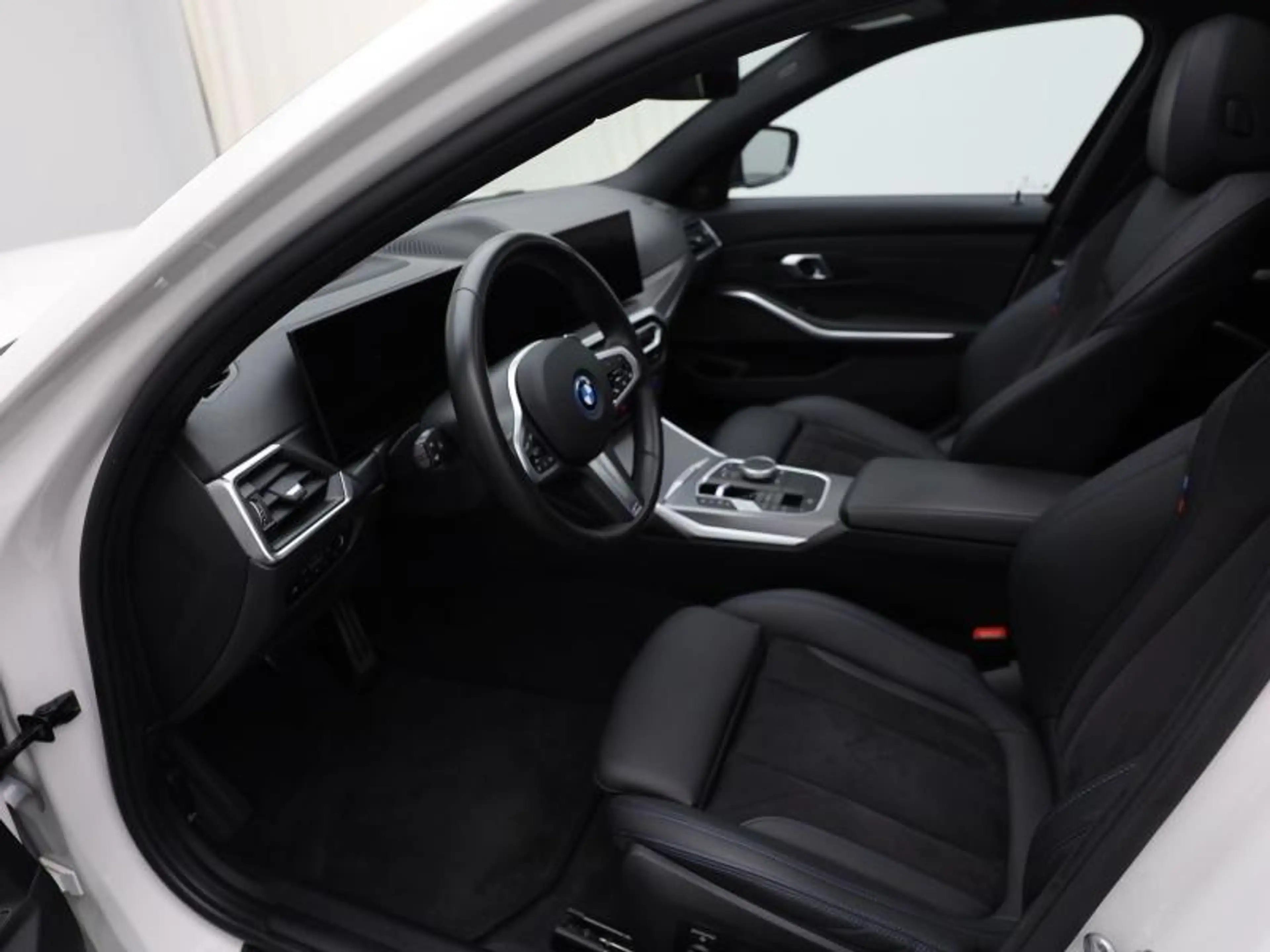 BMW 330 XDRIVE - PANODAK - HARMAN KARDON — photo 6