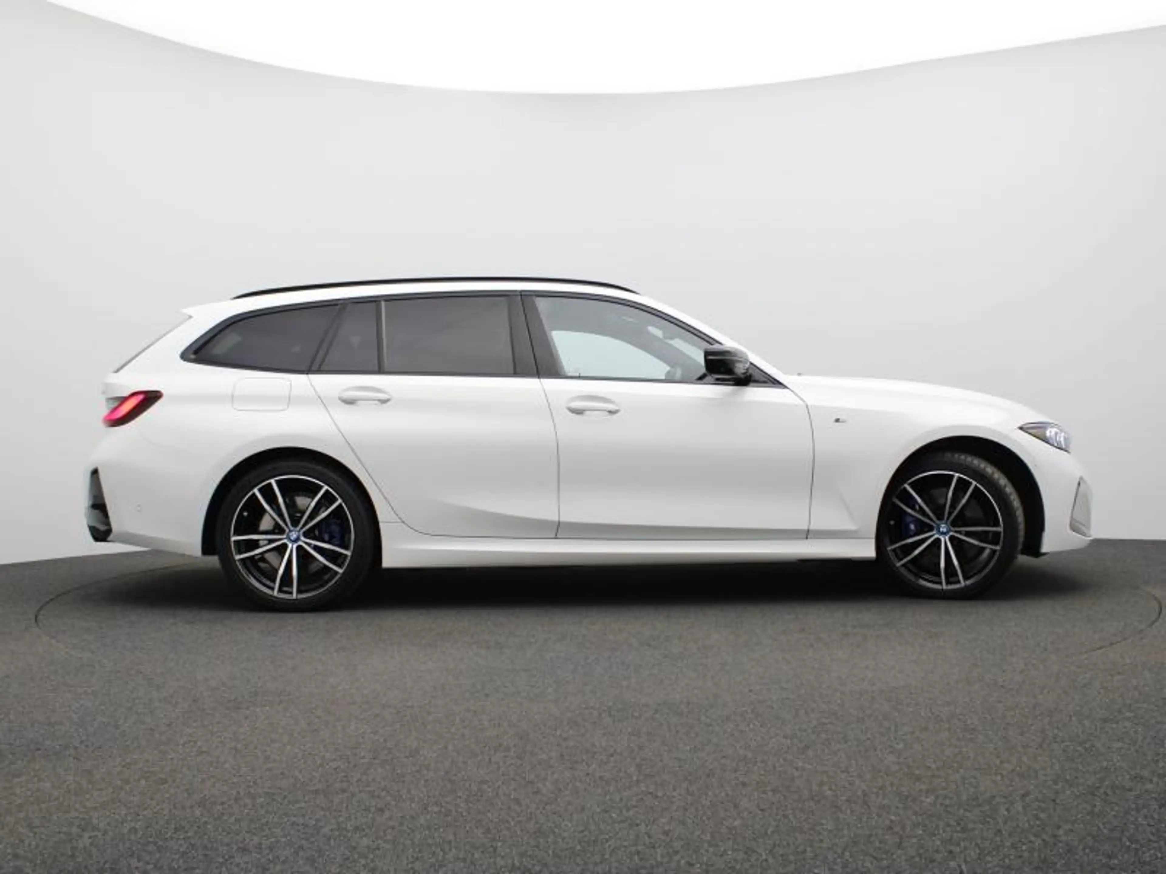 BMW 330 XDRIVE - PANODAK - HARMAN KARDON — photo 3