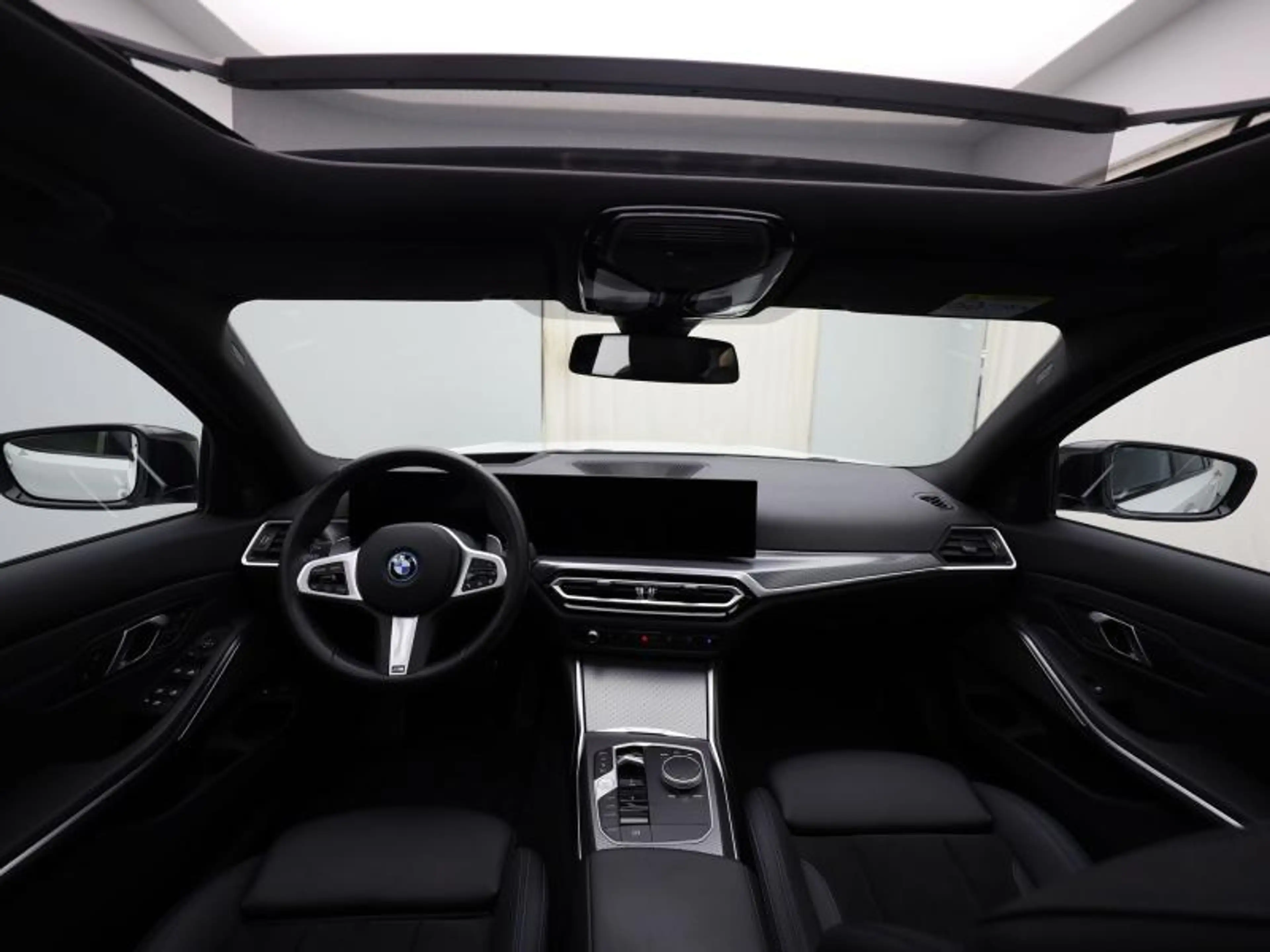 BMW 330 XDRIVE - PANODAK - HARMAN KARDON — photo 7