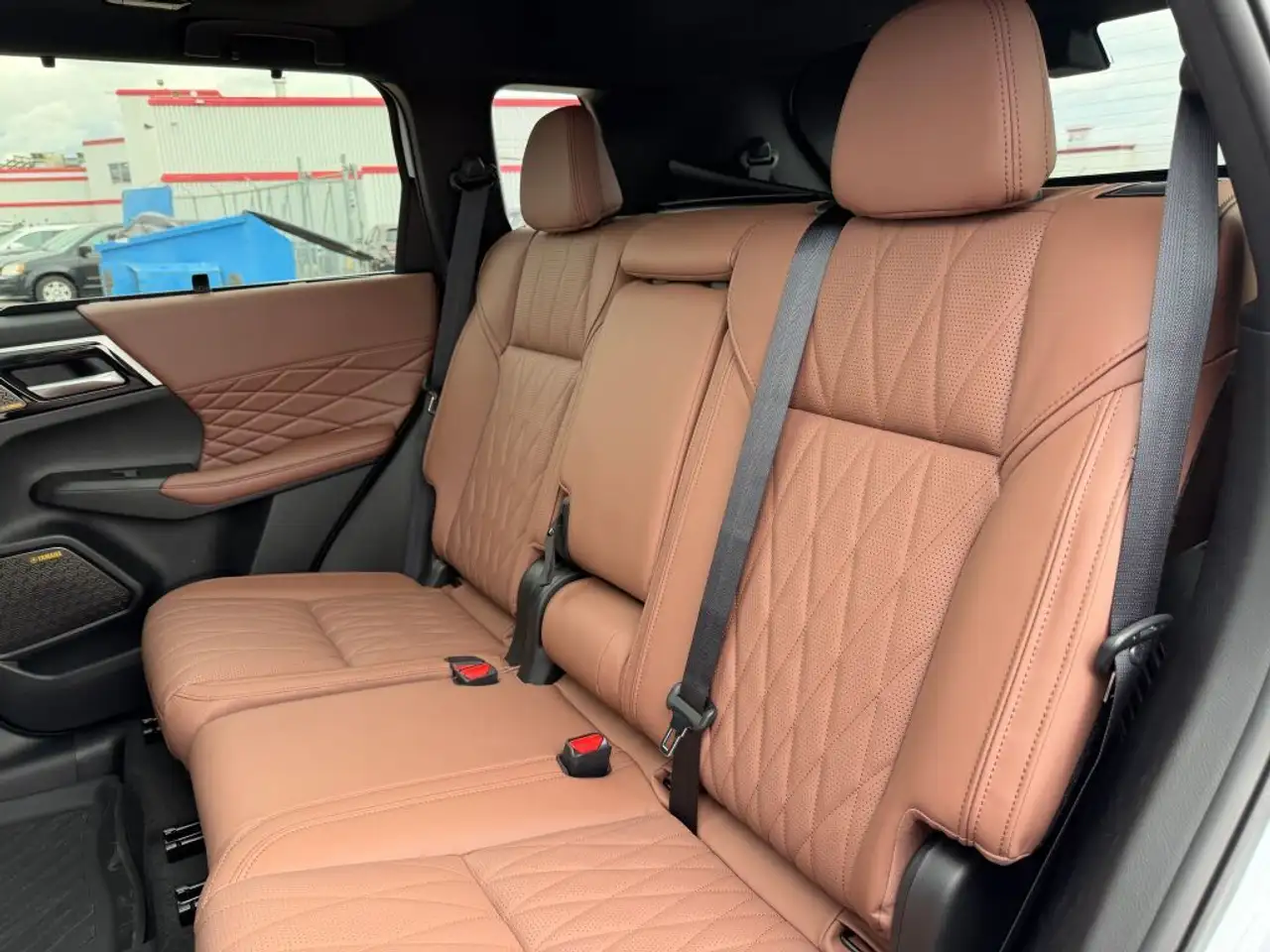 Mitsubishi Outlander снимка Mitsubishi Outlander
