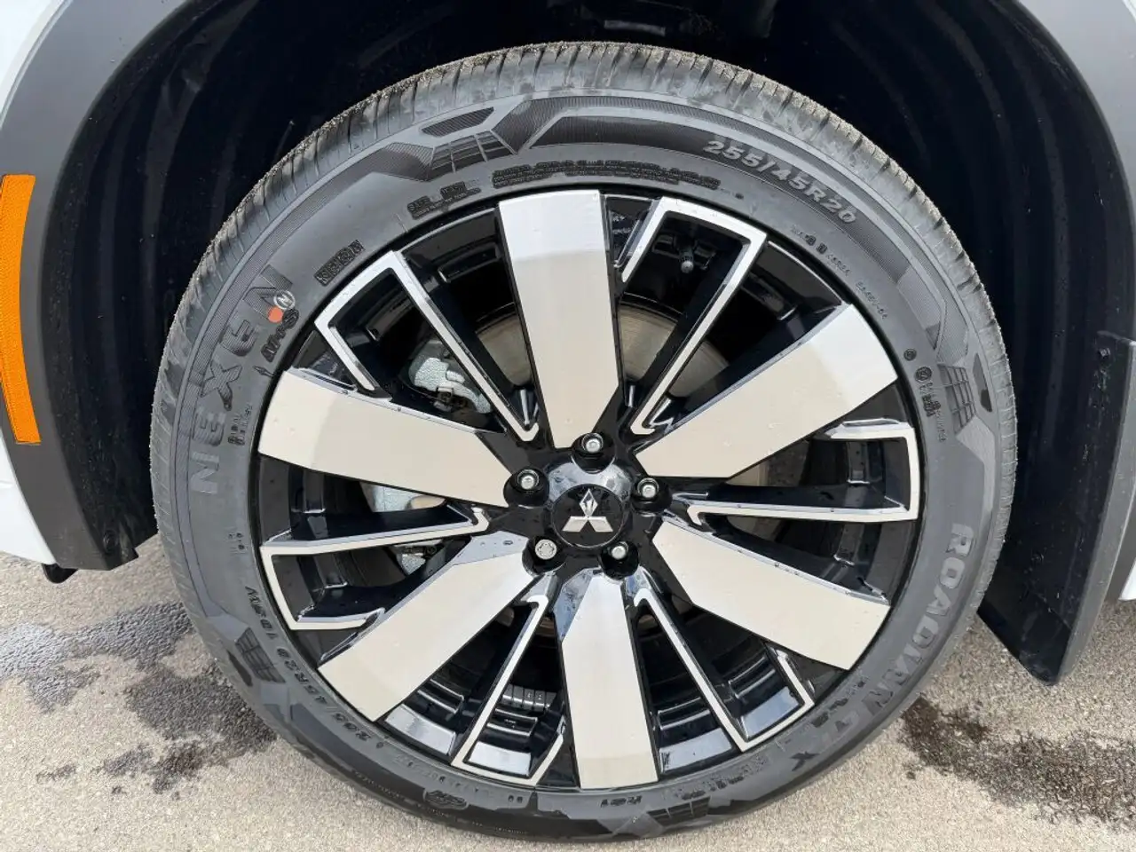 Mitsubishi Outlander снимка Mitsubishi Outlander