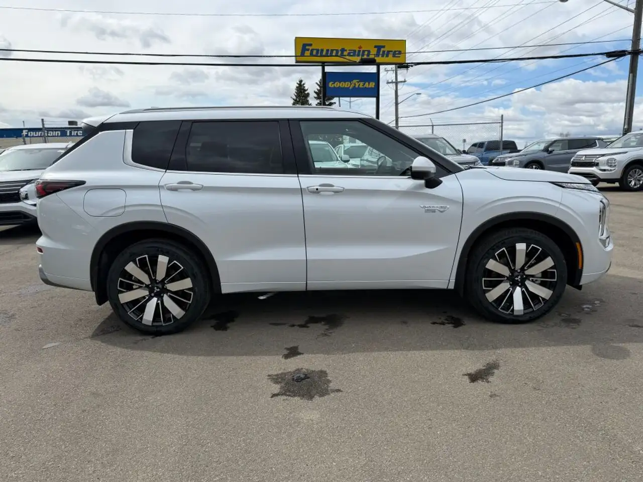 Mitsubishi Outlander снимка Mitsubishi Outlander