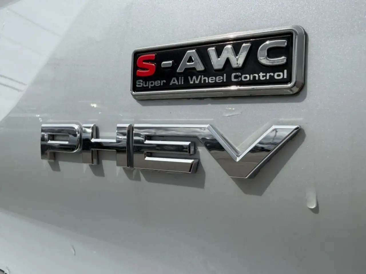 Mitsubishi Outlander снимка Mitsubishi Outlander