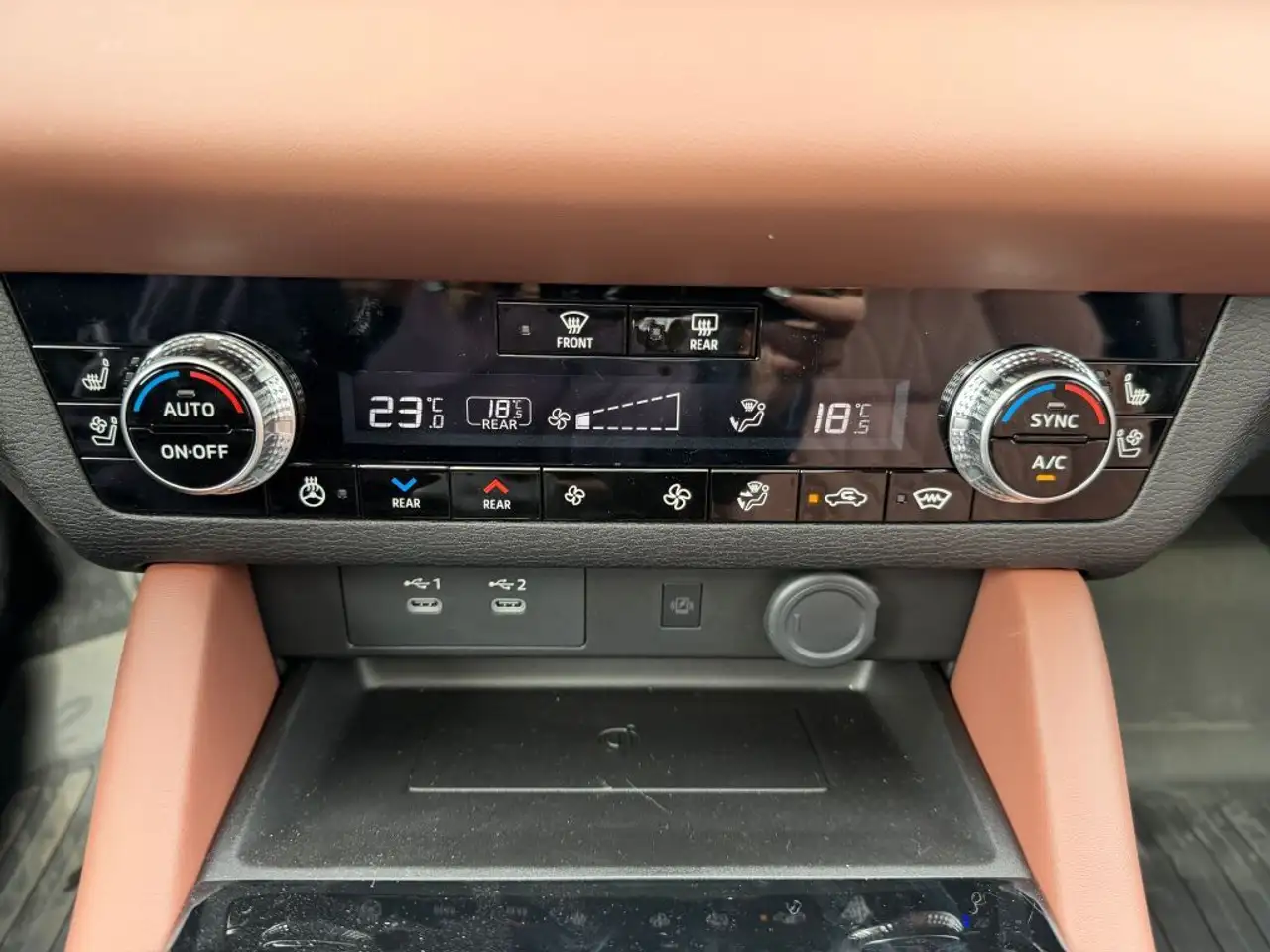 Mitsubishi Outlander снимка Mitsubishi Outlander