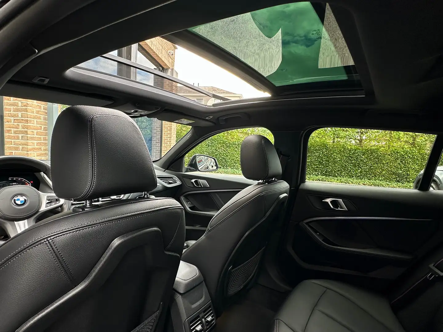 BMW 118 iA I M sport I Pano I Cuir I Frein M I Cam I Shadw Siyah - 2