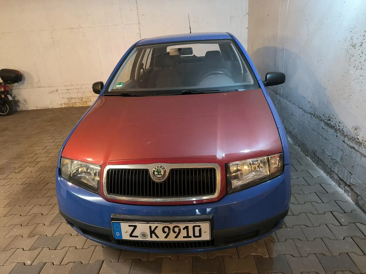 Skoda Fabia Fabia 1.4 16V Life Blau - 1