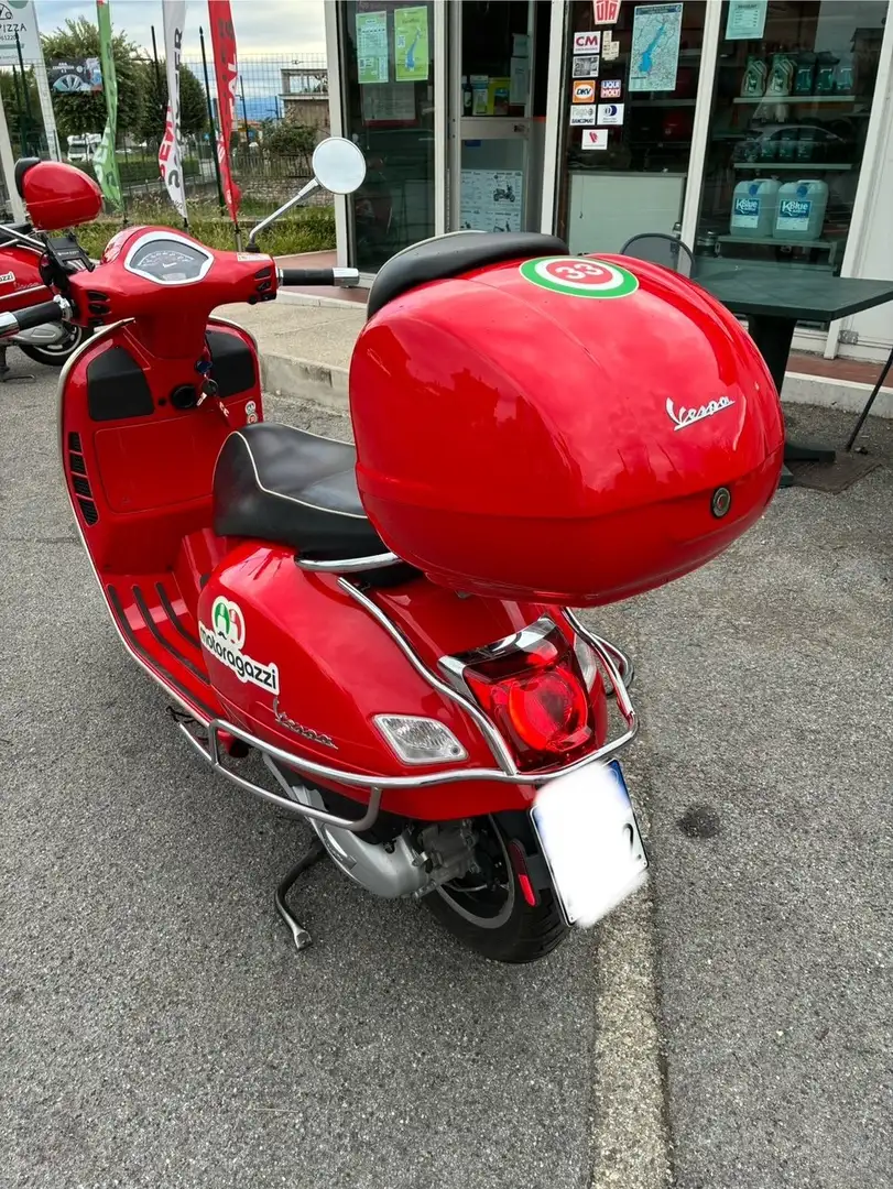 Vespa GTS Super 125 Piros - 2