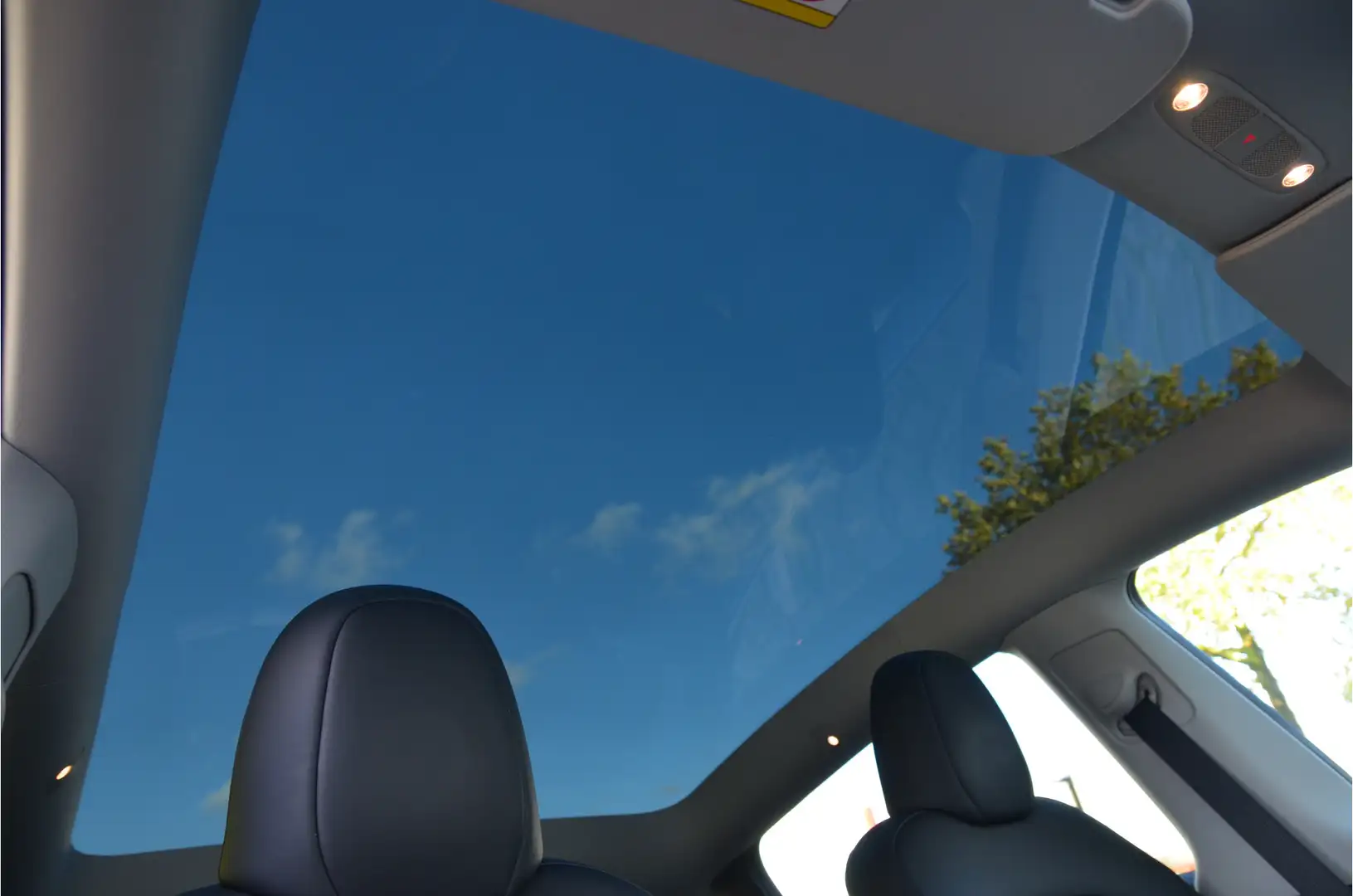 Tesla Model Y Performance AWD 75 kWh Trekhaak (1.600kg), Enhance Rouge - 2