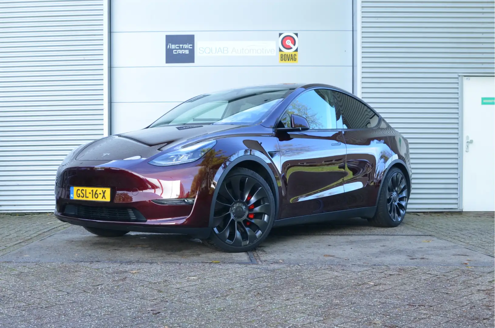 Tesla Model Y Performance AWD 75 kWh Trekhaak (1.600kg), Enhance Rouge - 1