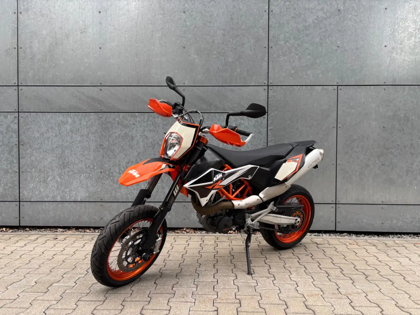 KTM 690 SMC -R Blanco - 2