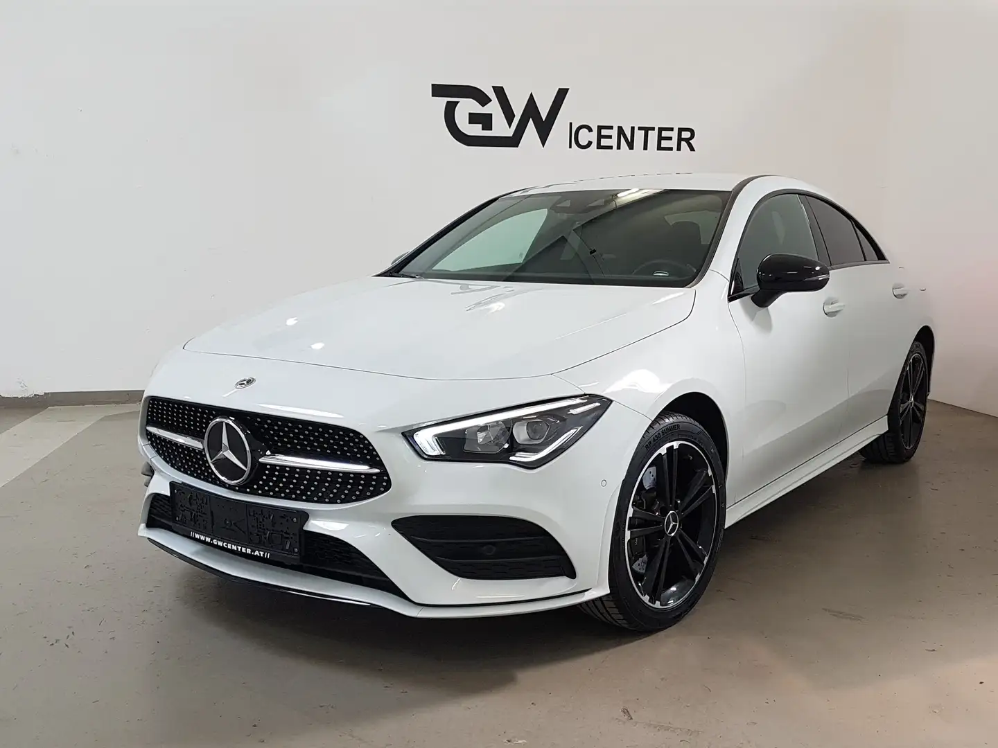 Mercedes-Benz CLA 250 e AMG Line Digitalweiß Grau - 2