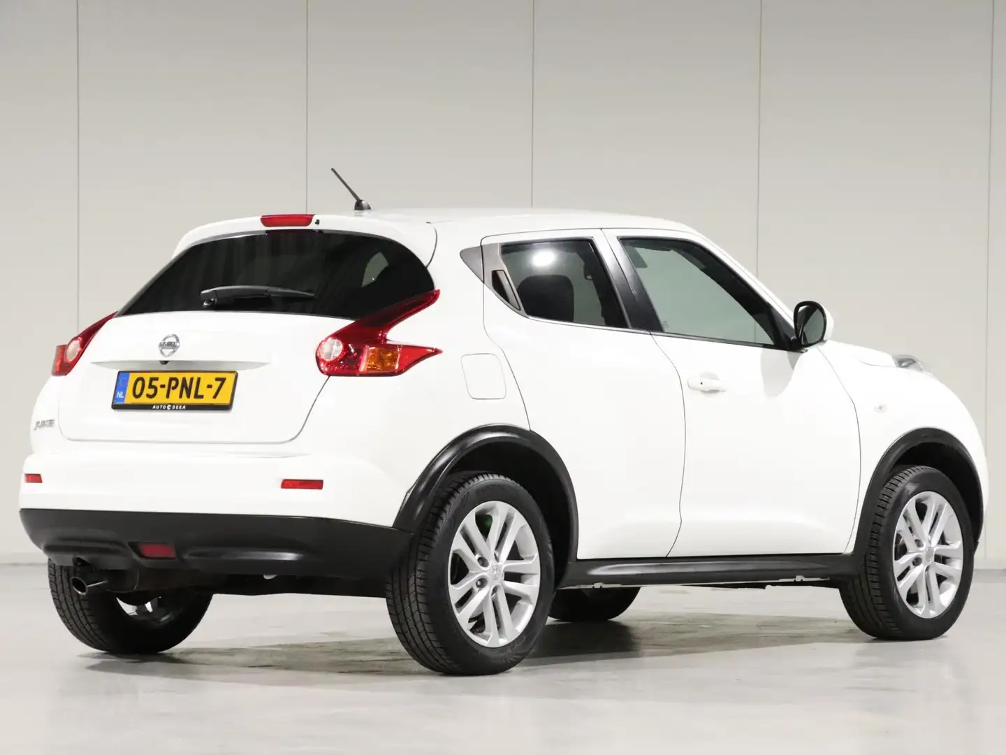 Nissan Juke 1.6 DIG-T Tekna *Motorschade* Wit - 2