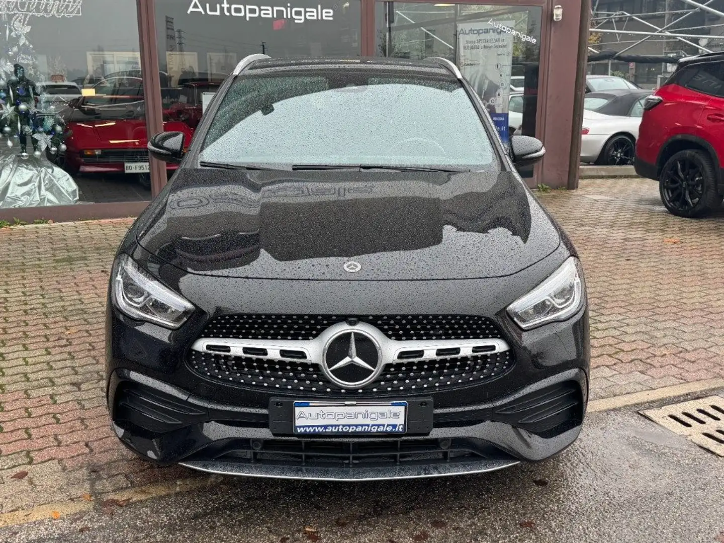Mercedes-Benz GLA 200 d Automatic 4Matic Premium Zwart - 2