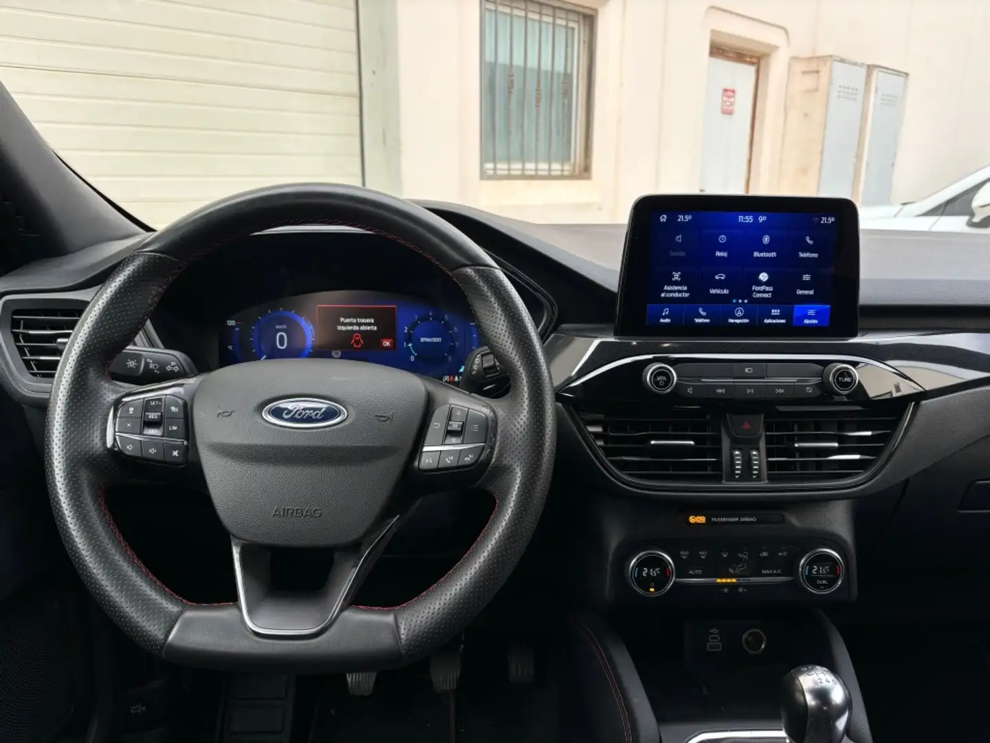 Ford Kuga 1.5 EcoBoost ST-Line FWD 150 Grijs - 2