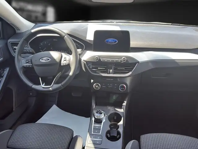 Ford Focus view 15