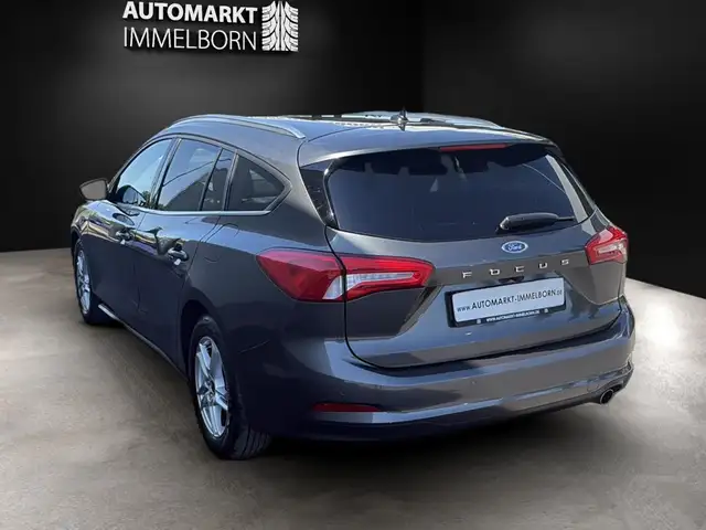 Ford Focus view 10