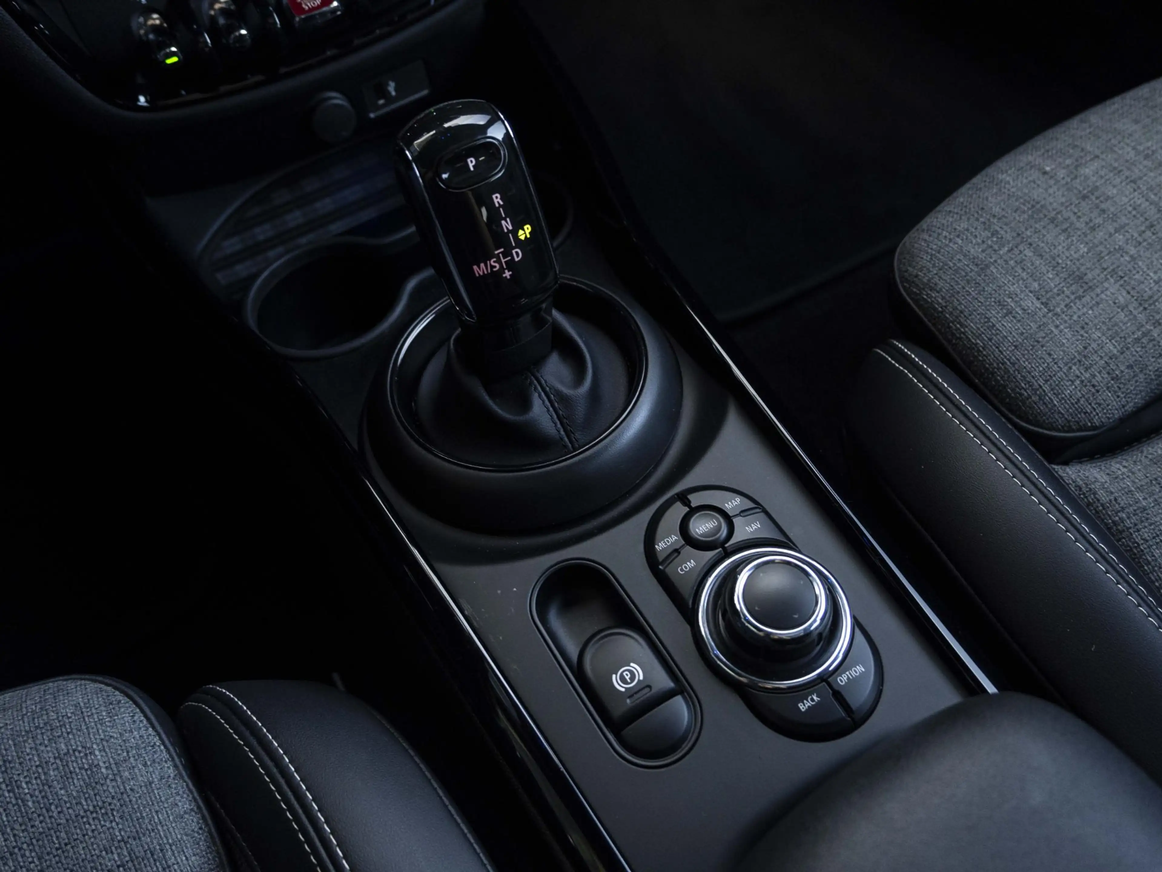 MINI Cooper Clubman Aut. Richmond Park Edition — photo 13