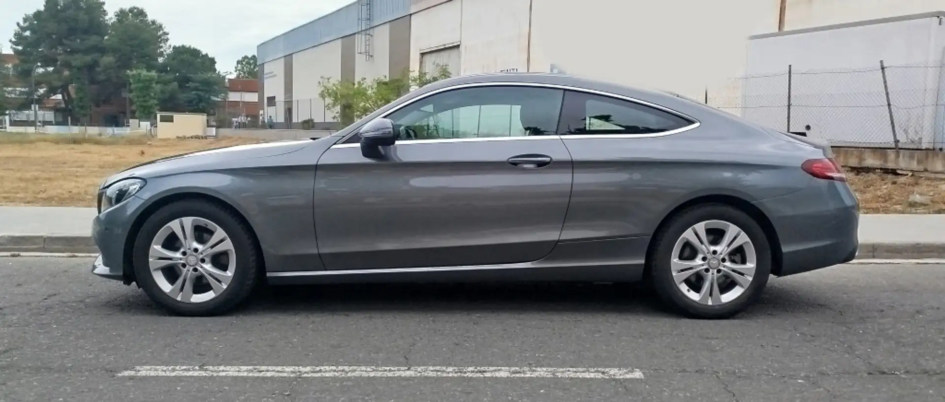 Mercedes-Benz C 220 Coupé 220d Gris - 2