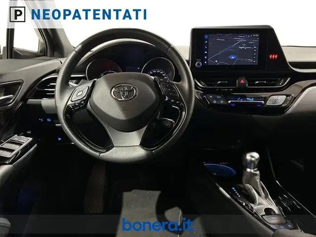 Toyota C-HR view 9