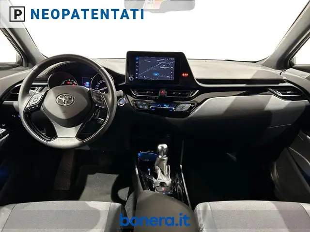 Toyota C-HR view 17