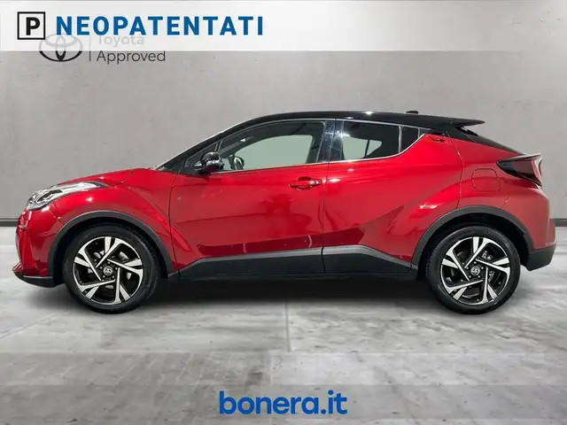 Toyota C-HR view 4