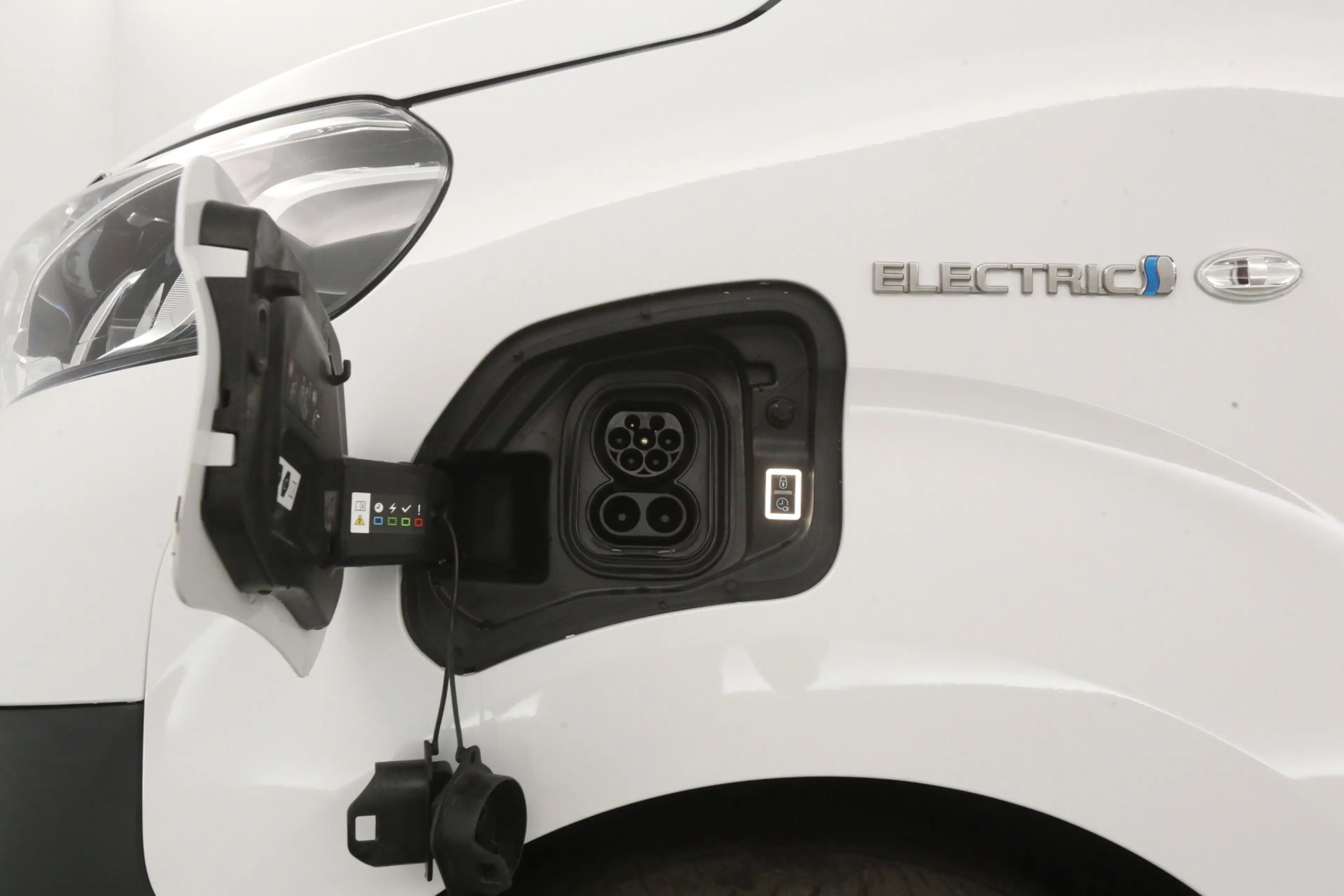 Toyota Proace Elektrisch 75 kWh L2H1 Long Range | Snelladen | SO — photo 8
