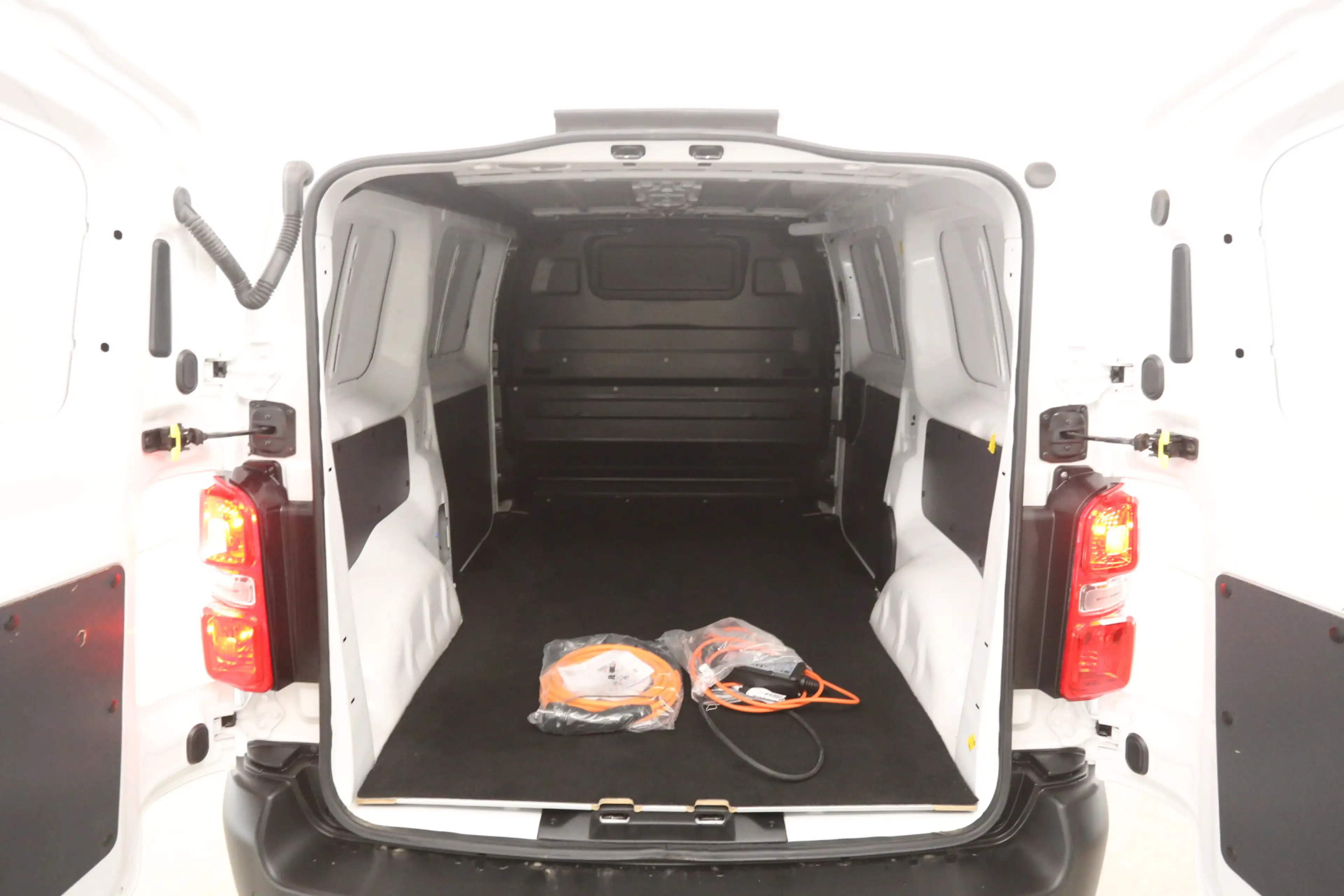 Toyota Proace Elektrisch 75 kWh L2H1 Long Range | Snelladen | SO — photo 3