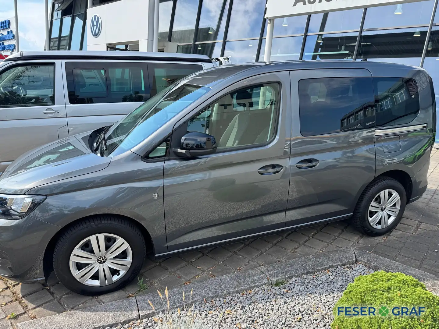 Volkswagen Caddy 2.0 TDI Kamera PDC ACC Klima Grau - 2
