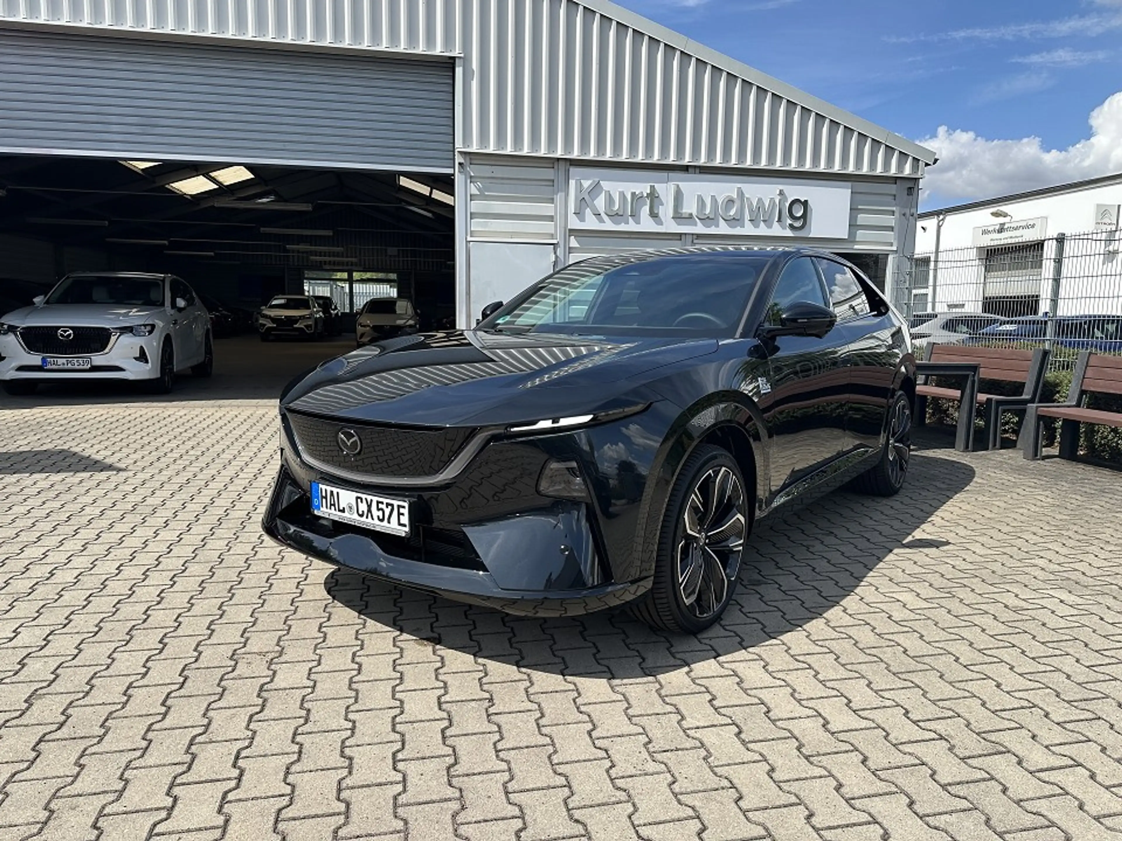 Mazda CX-6e 5WGN EV 258ps 1AT RWD Takumi BKTR PABS — photo 2