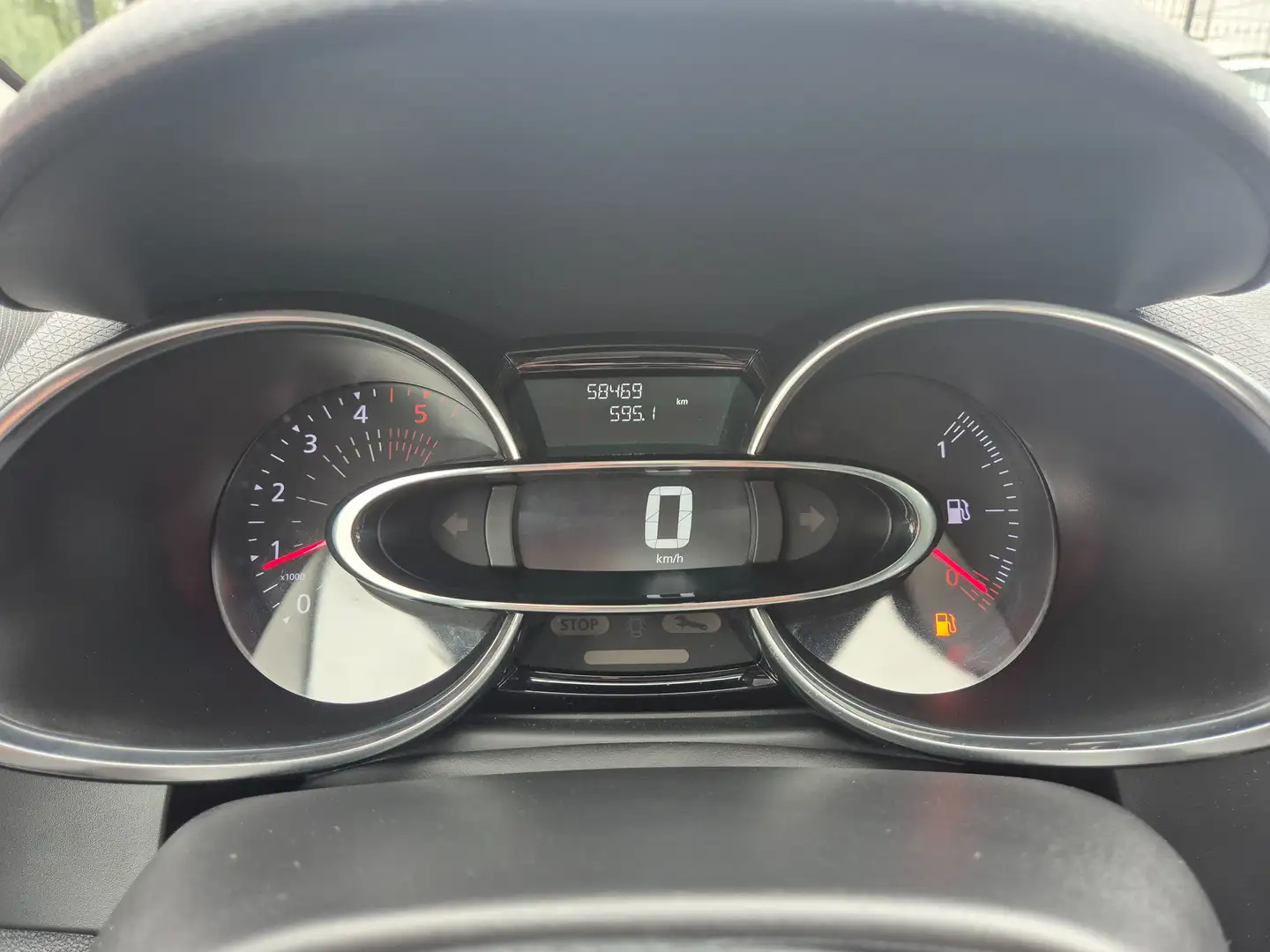 Renault Clio Clio 1.5 dCi -EU6-GARANTIE 1AN-CLIM-GPS-PDC Gris - 2