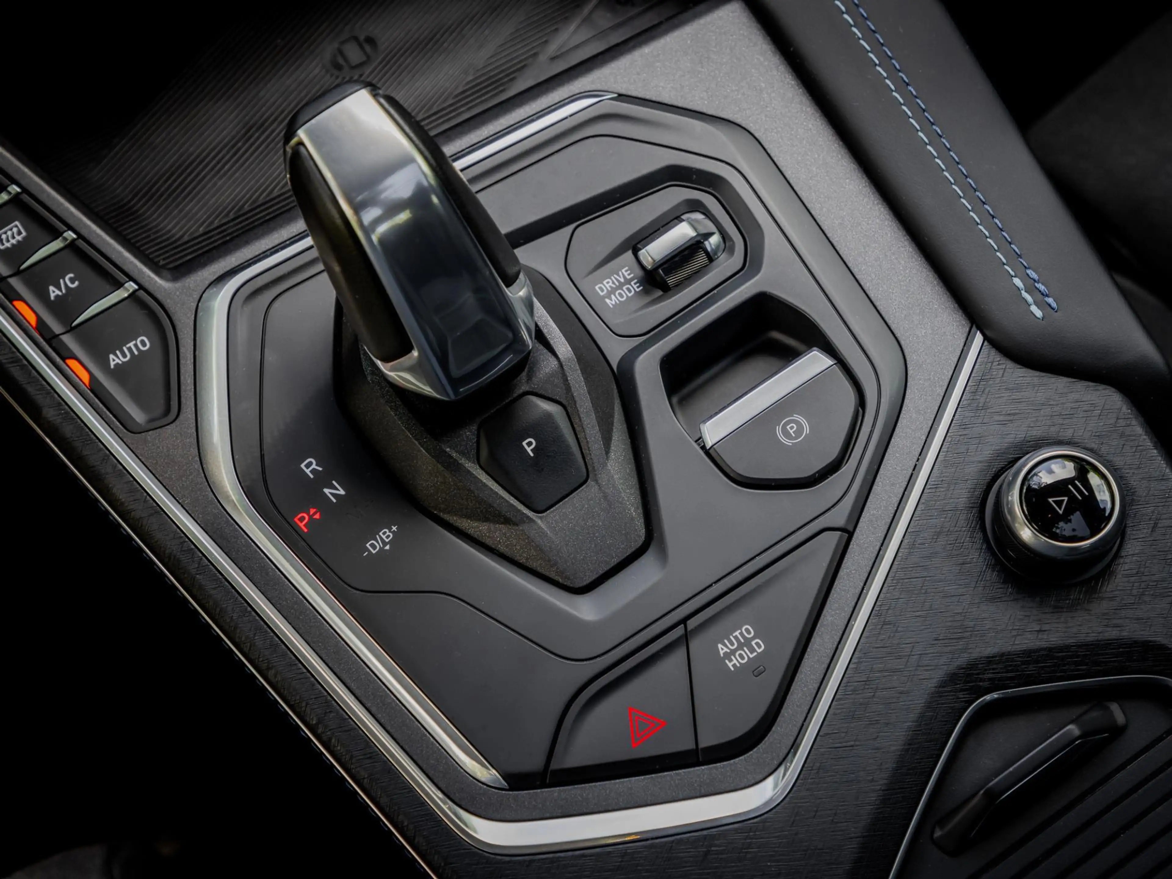 Lynk & Co 01 1.5 Plug-In Hybrid 262pk Trekhaak|Adaptive Cruise — photo 23