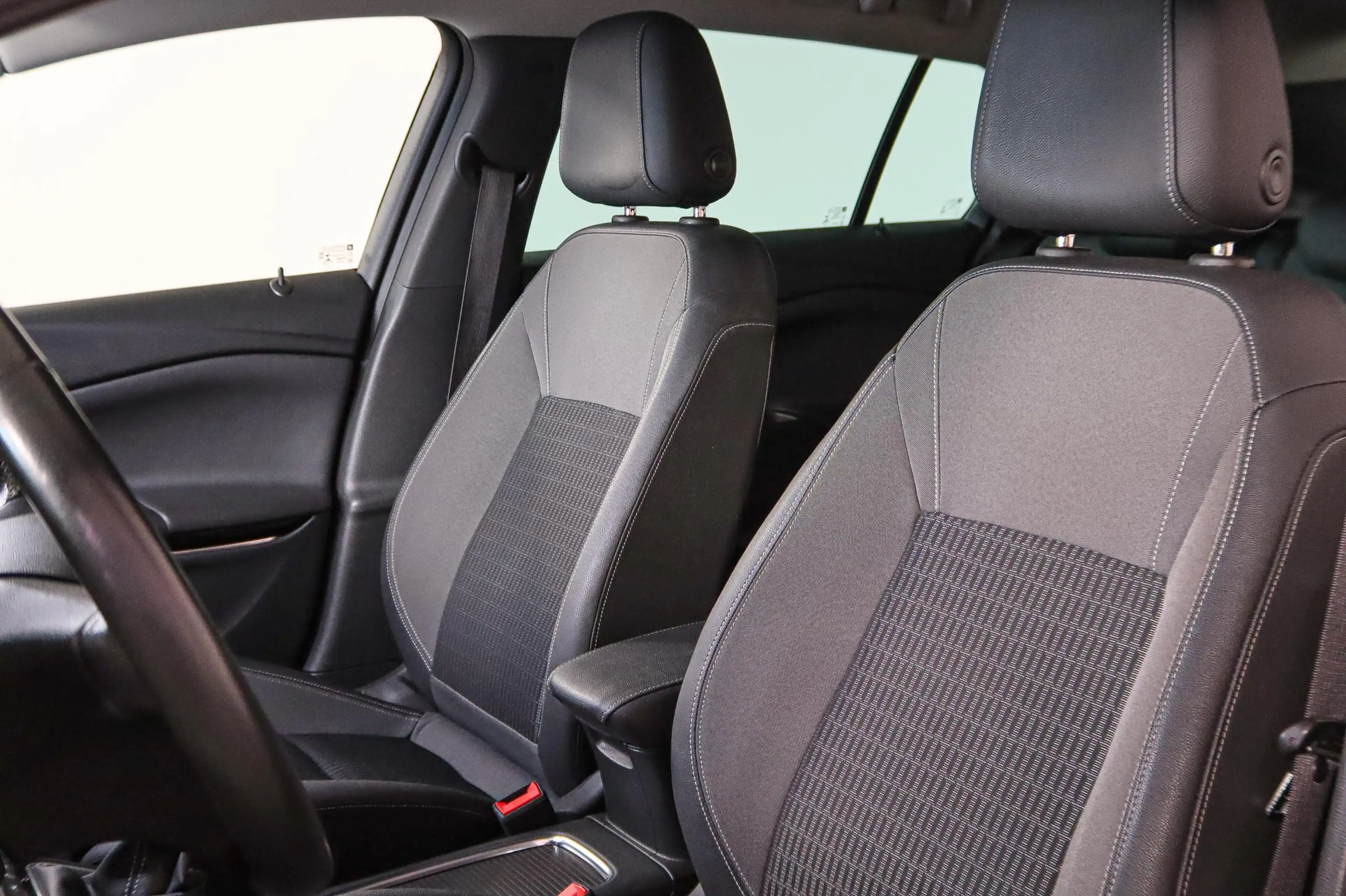 Opel Astra Sports Tourer 1.2T 110PK, Elegance, Camera, Cruise — photo 4