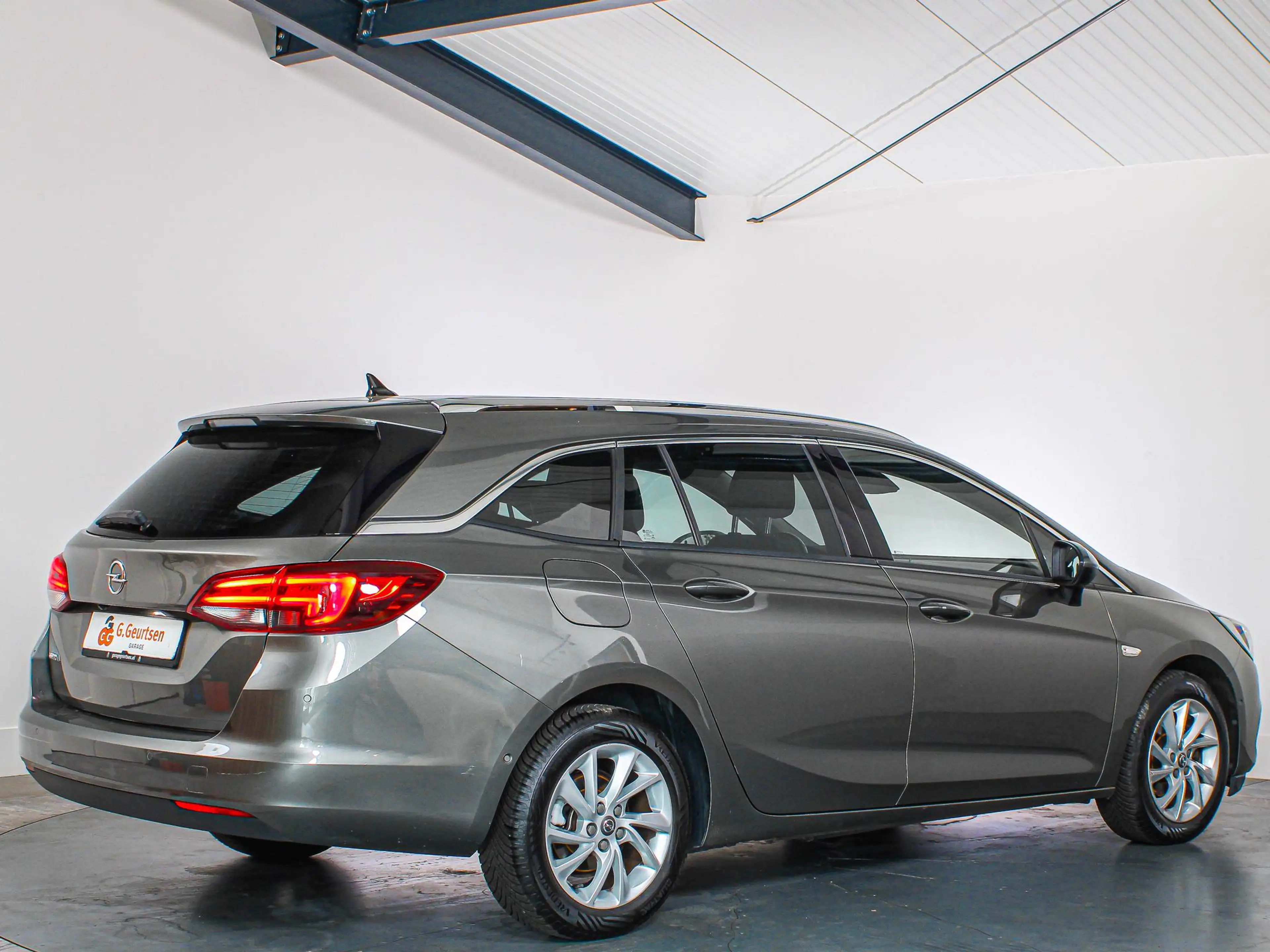 Opel Astra Sports Tourer 1.2T 110PK, Elegance, Camera, Cruise — photo 2