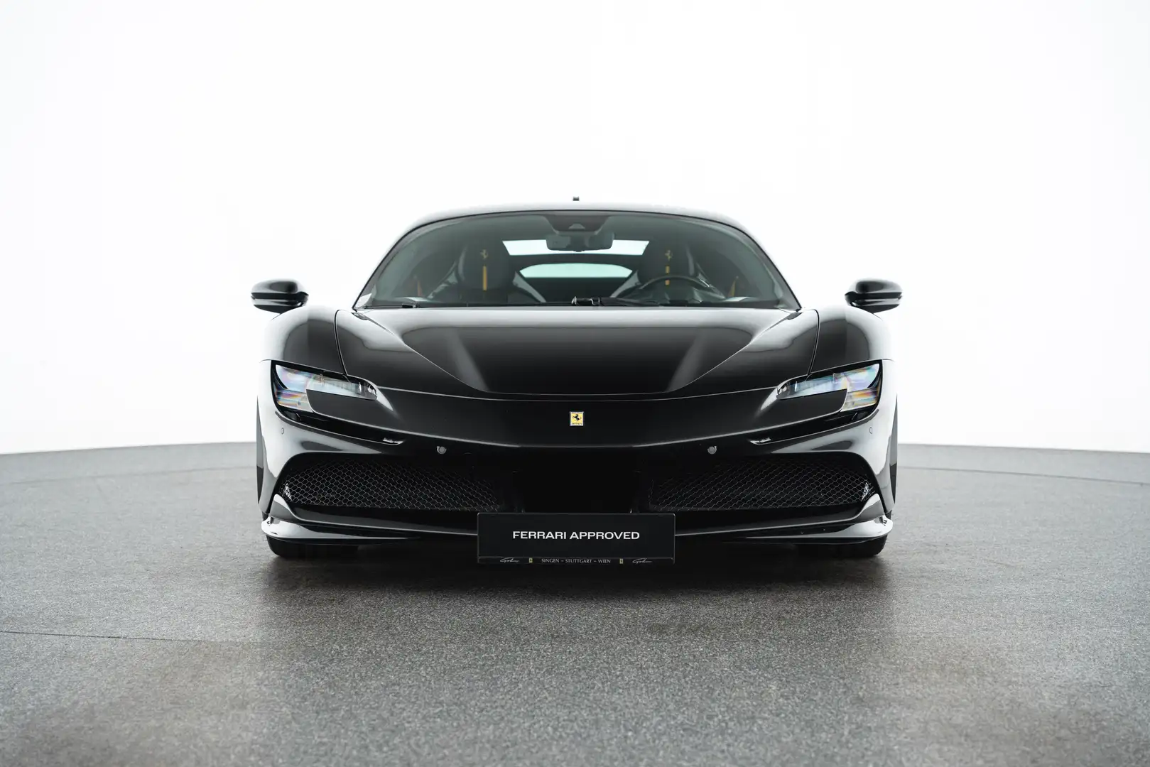 Ferrari SF90 Stradale Schwarz - 2